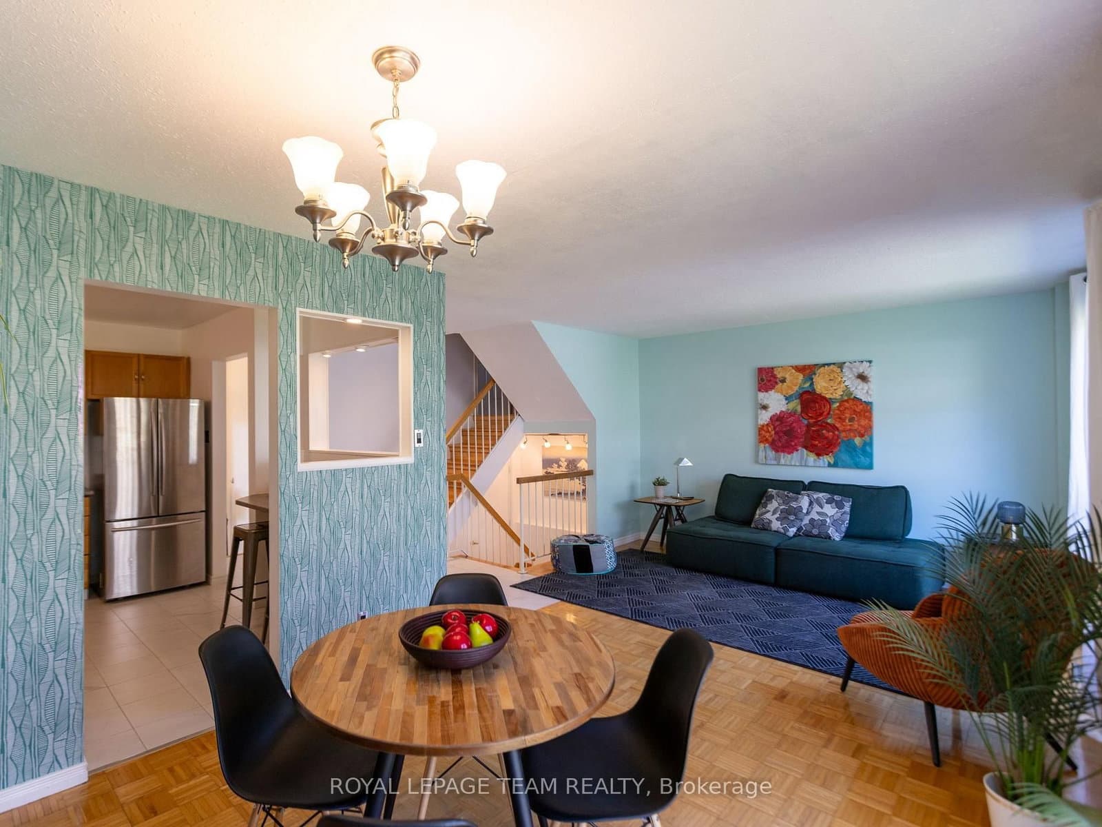 930 Alenmede Crescent thumbnail 2