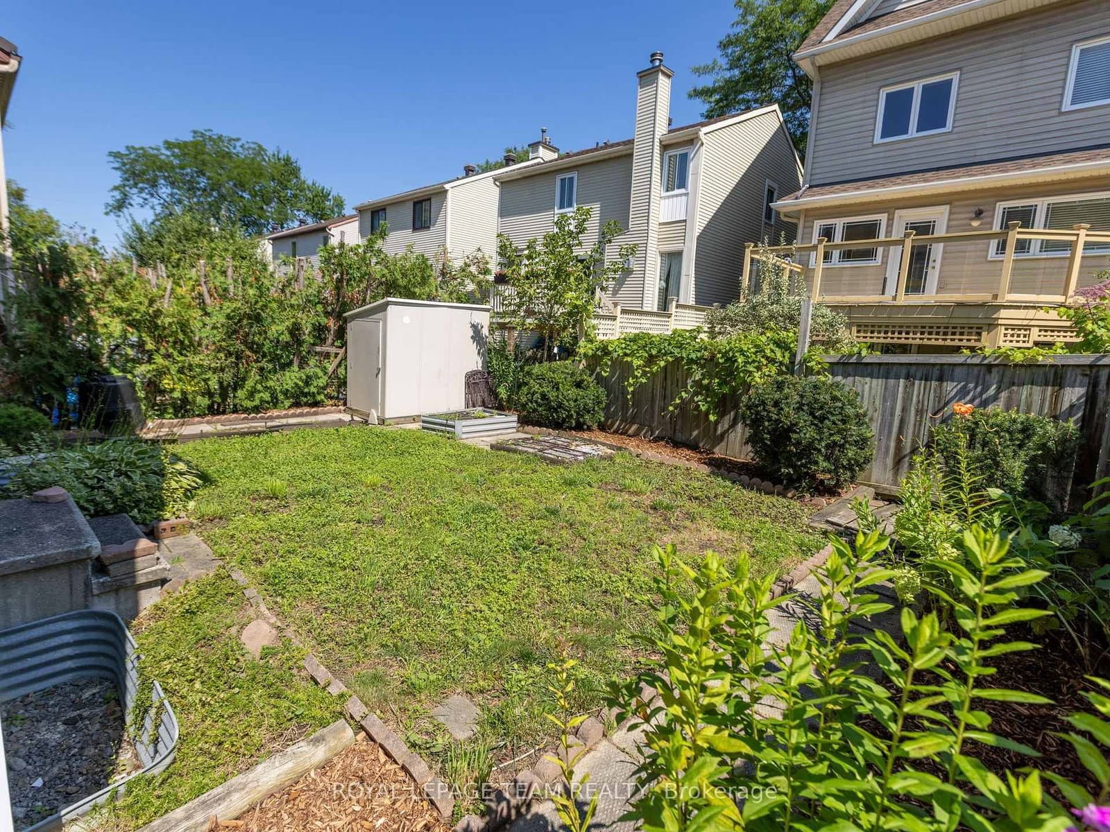 930 Alenmede Crescent thumbnail 23