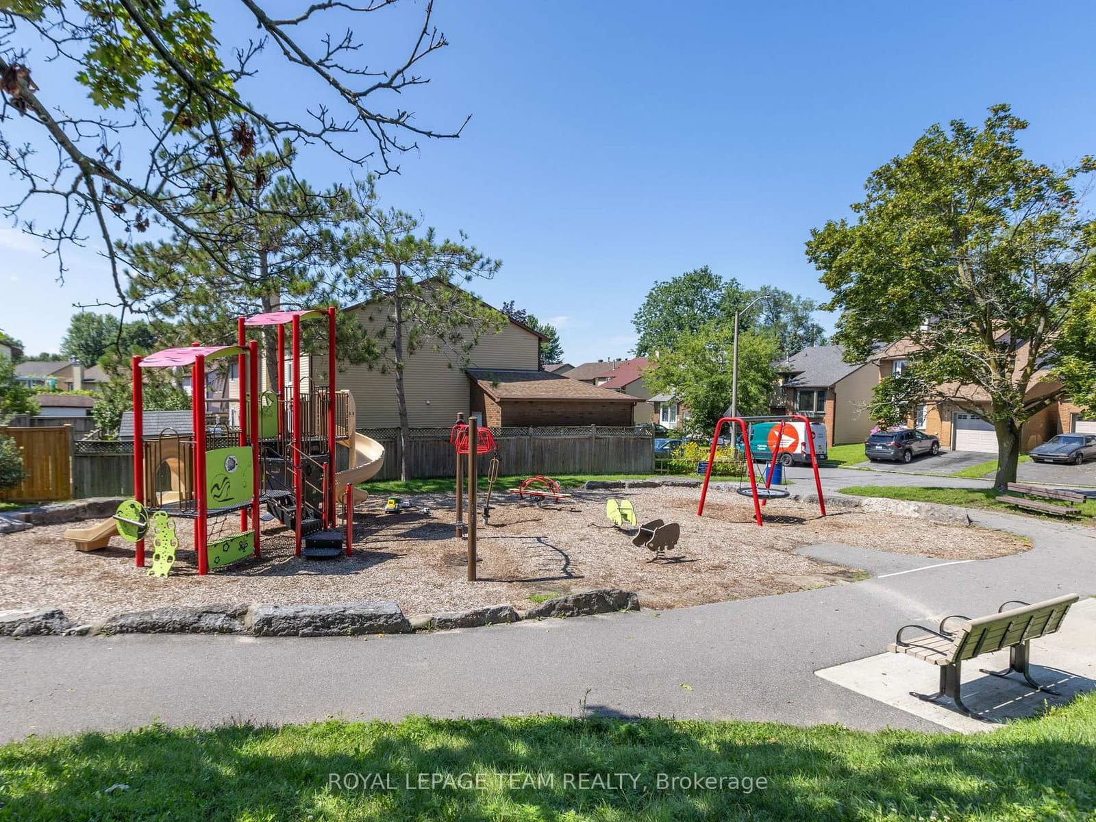 930 Alenmede Crescent thumbnail 24