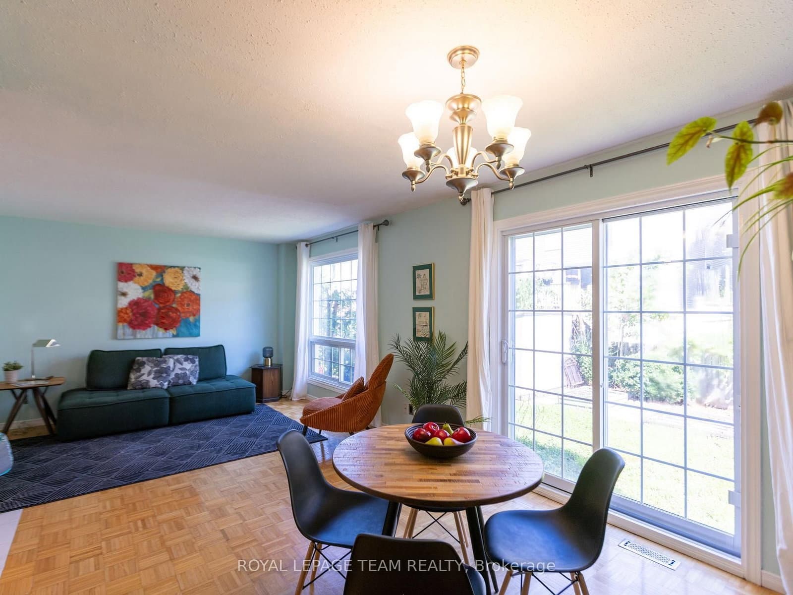 930 Alenmede Crescent thumbnail 3
