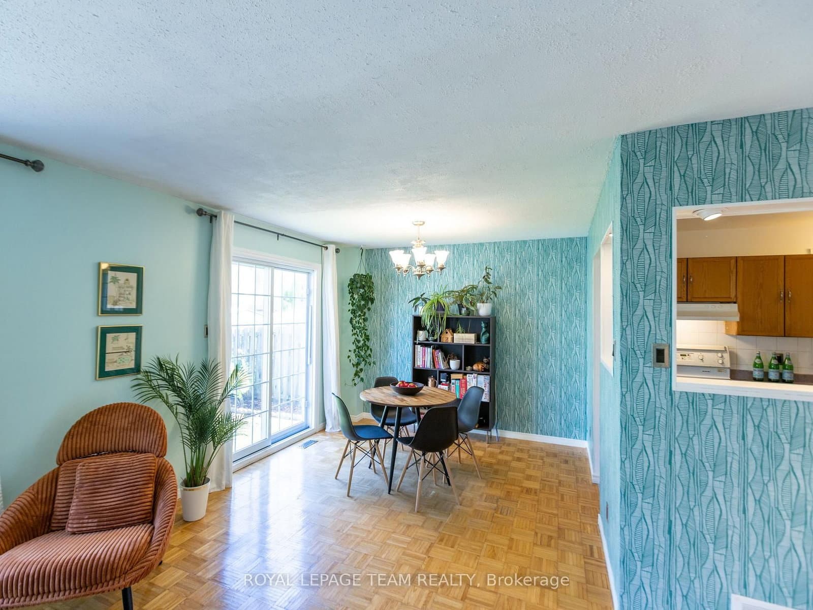 930 Alenmede Crescent thumbnail 7