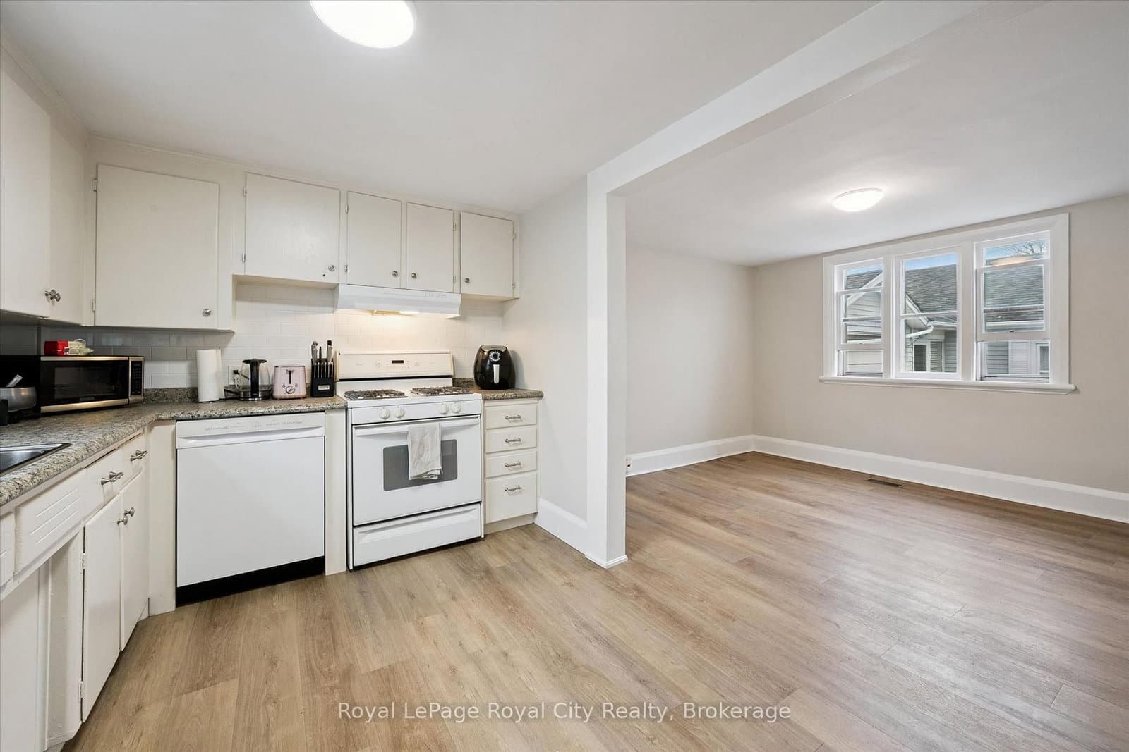 29 Hooper Street W, Unit 2 - Image 1