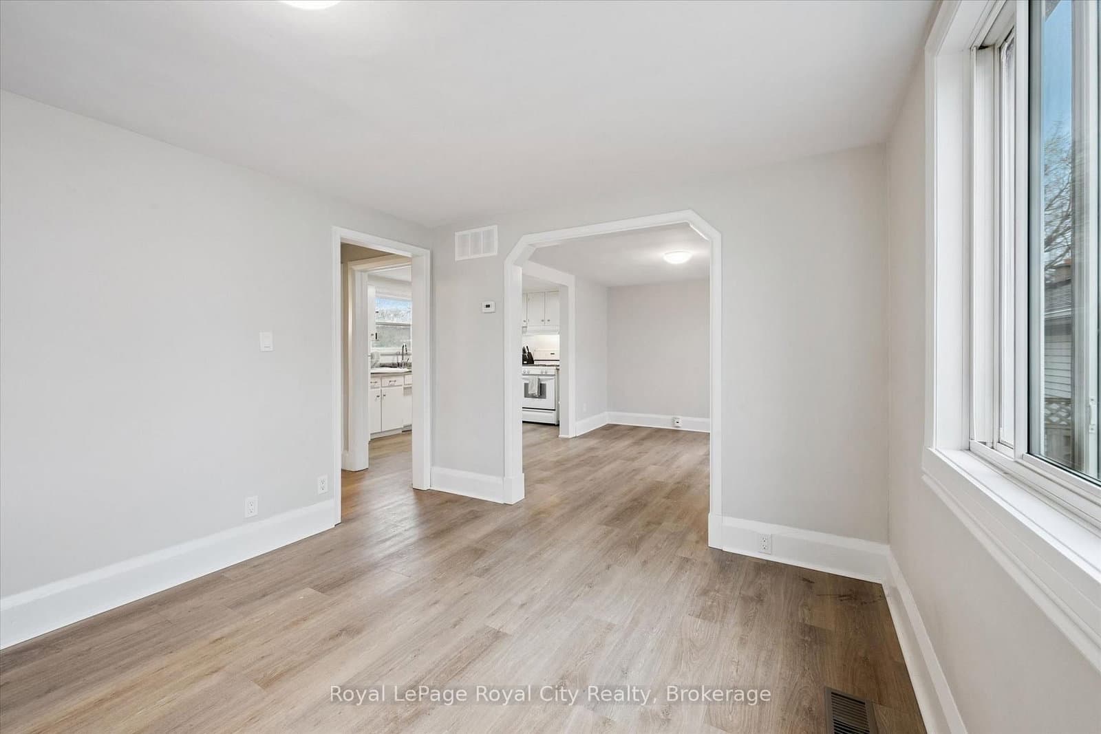 29 Hooper Street W, Unit 2 thumbnail 11