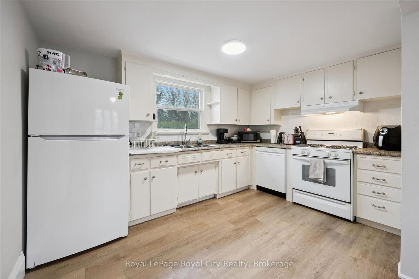 29 Hooper Street W, Unit 2 thumbnail 3