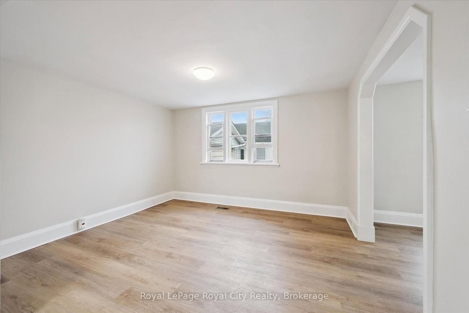 29 Hooper Street W, Unit 2 thumbnail 7