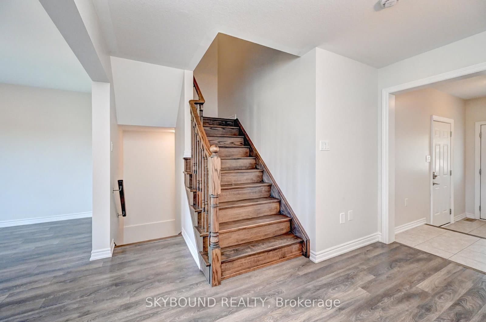 260 Waterbrook Lane thumbnail 19