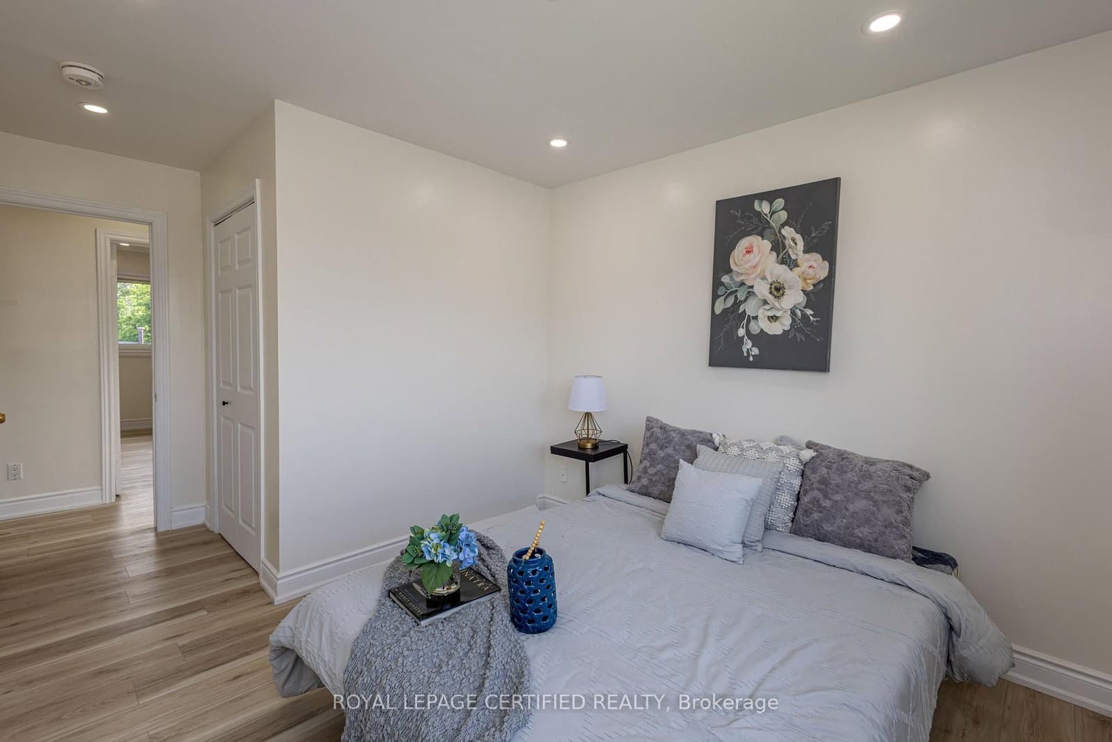 111 Limeridge Road W thumbnail 23