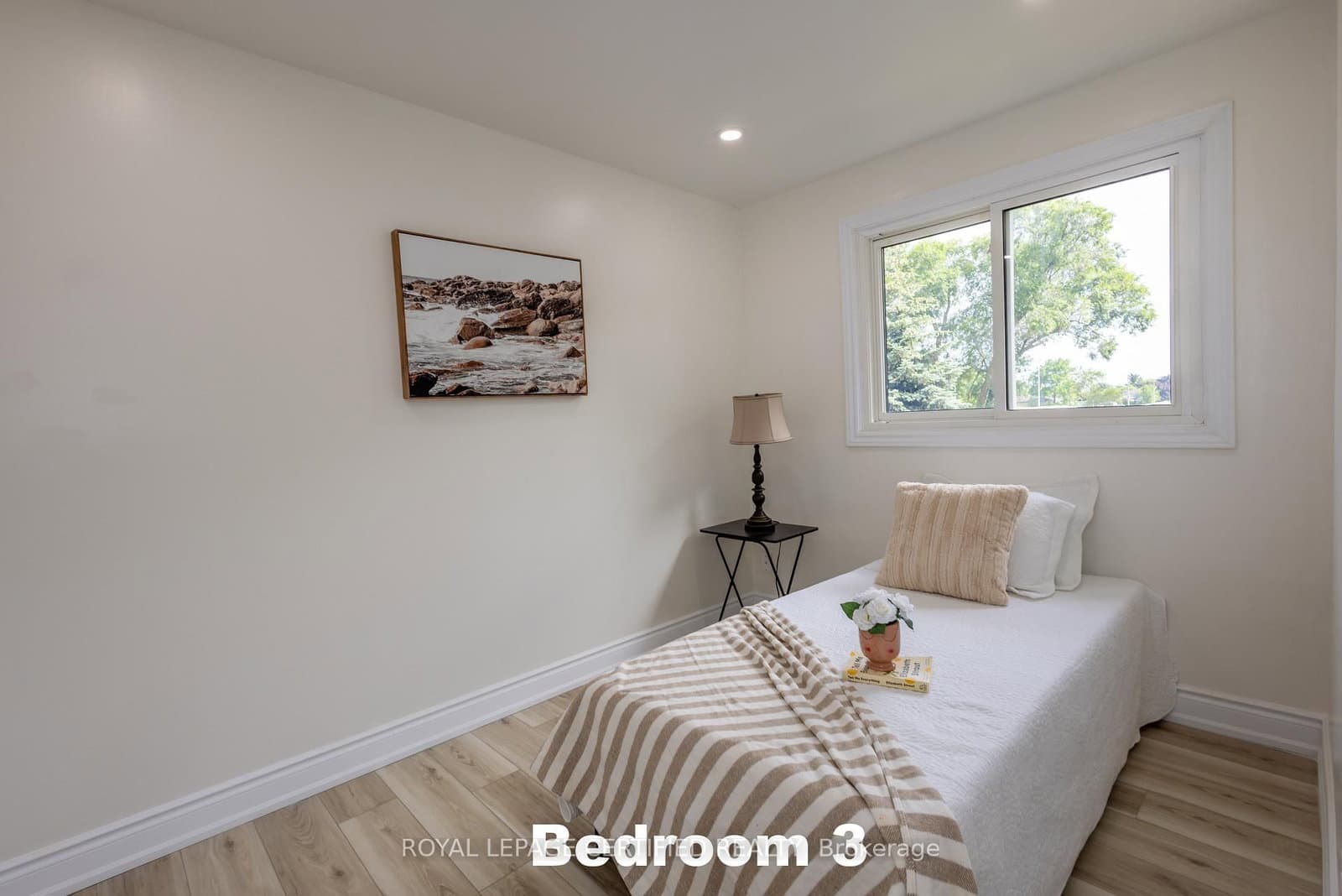 111 Limeridge Road W thumbnail 24