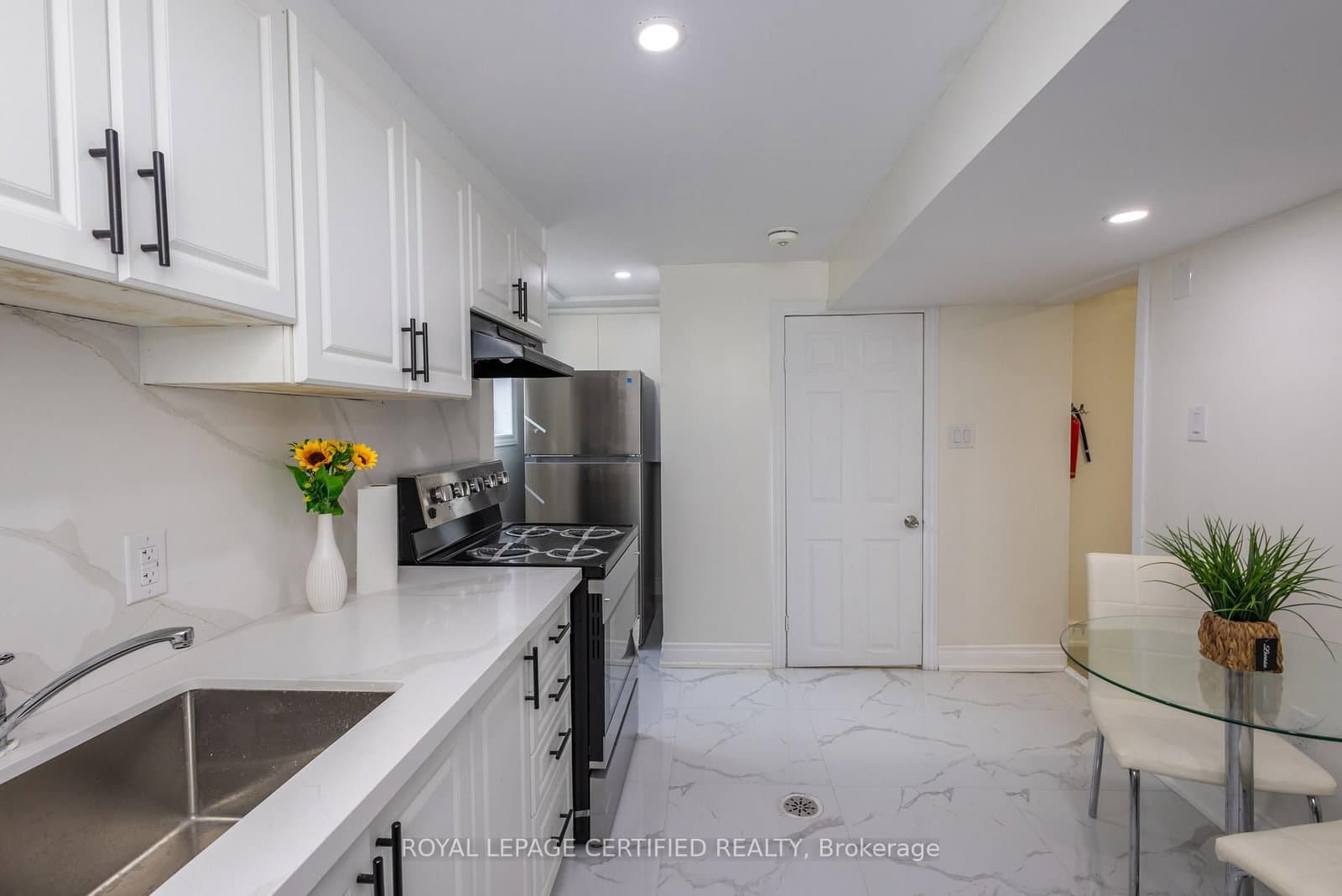 111 Limeridge Road W thumbnail 37