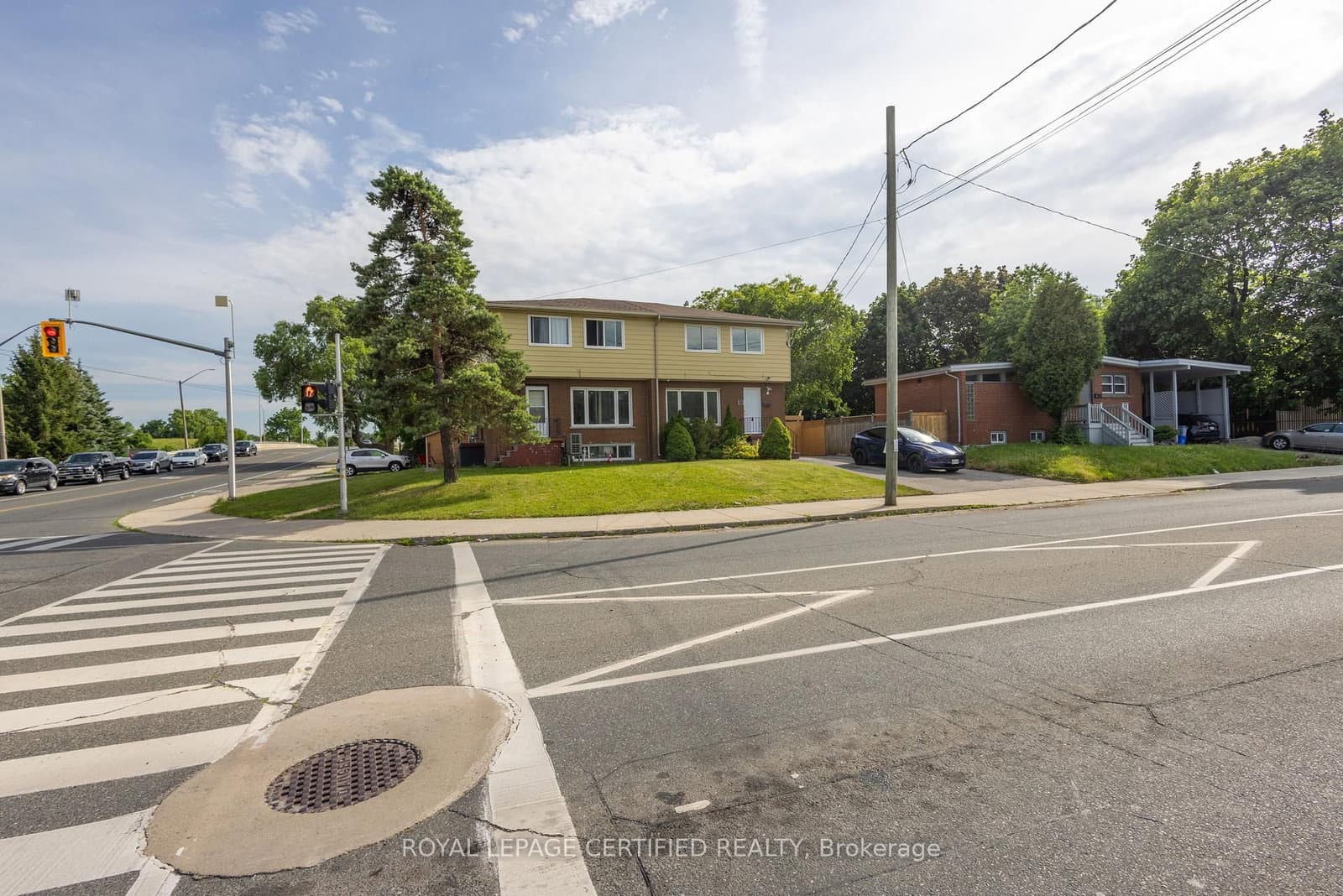 111 Limeridge Road W thumbnail 4