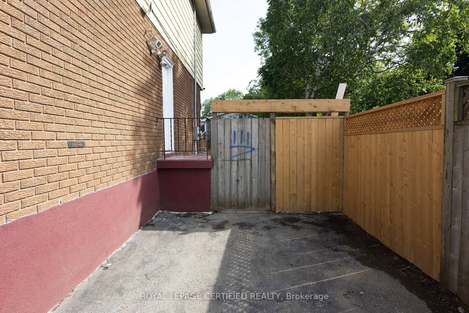 111 Limeridge Road W thumbnail 40