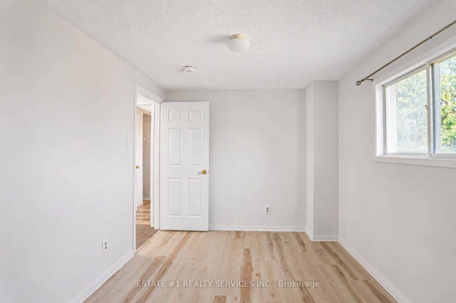 35 Golden Meadow Drive thumbnail 28