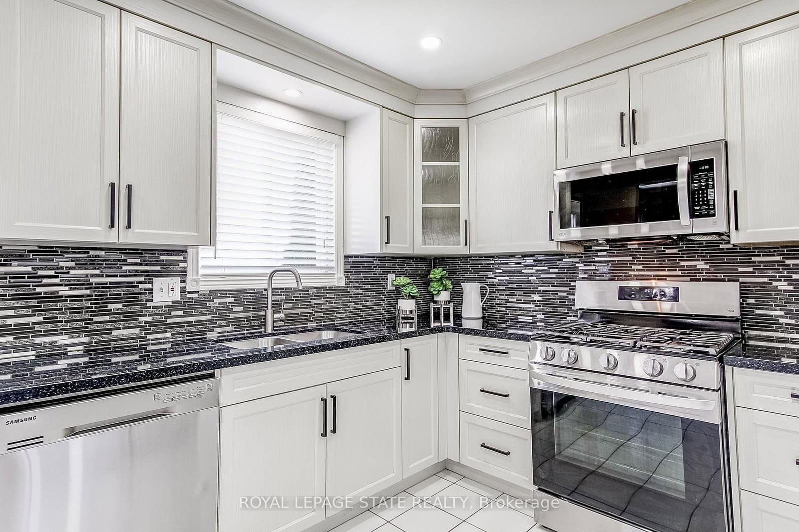 357 Acadia Drive thumbnail 9