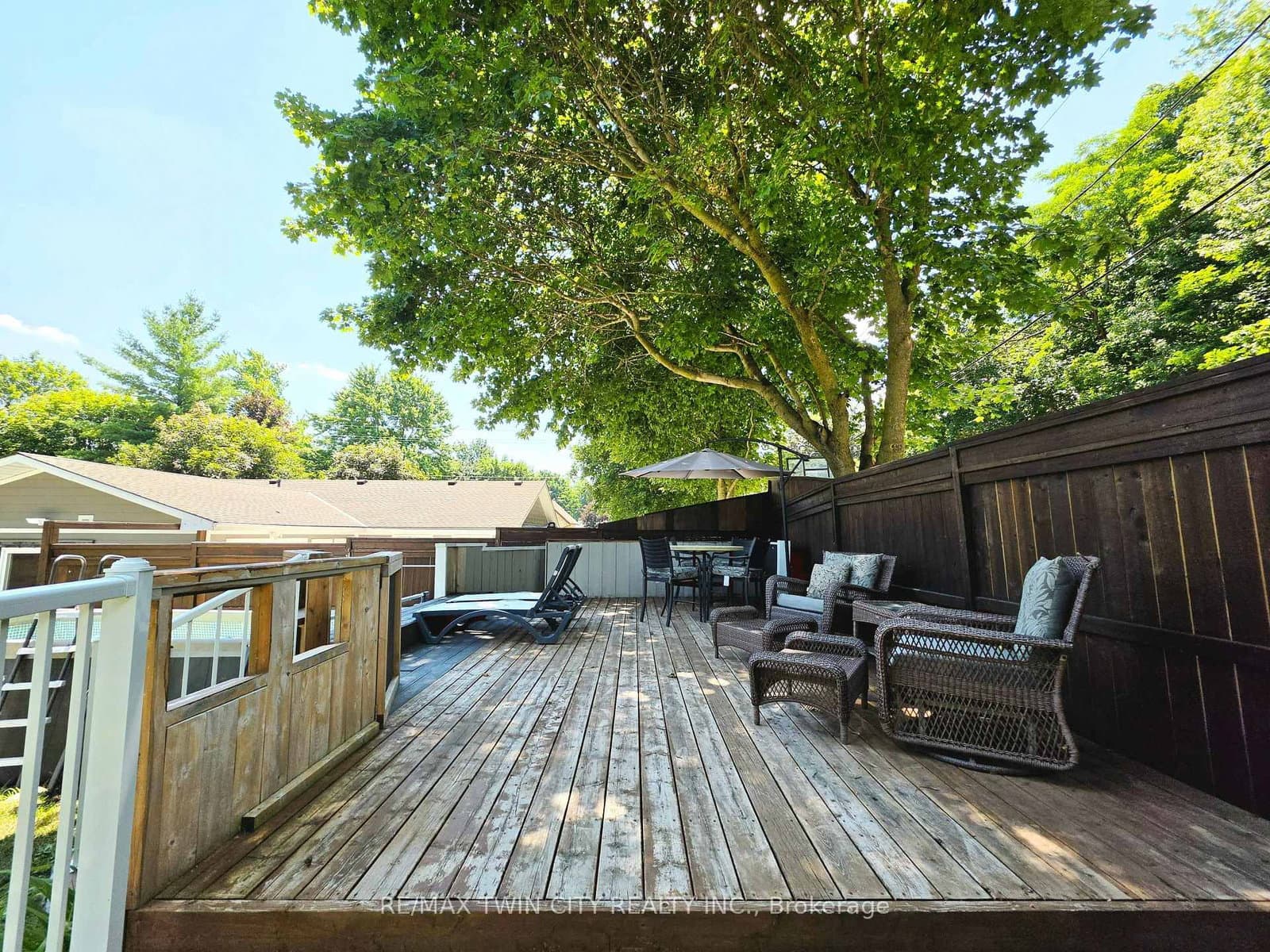 99 John Street W thumbnail 42
