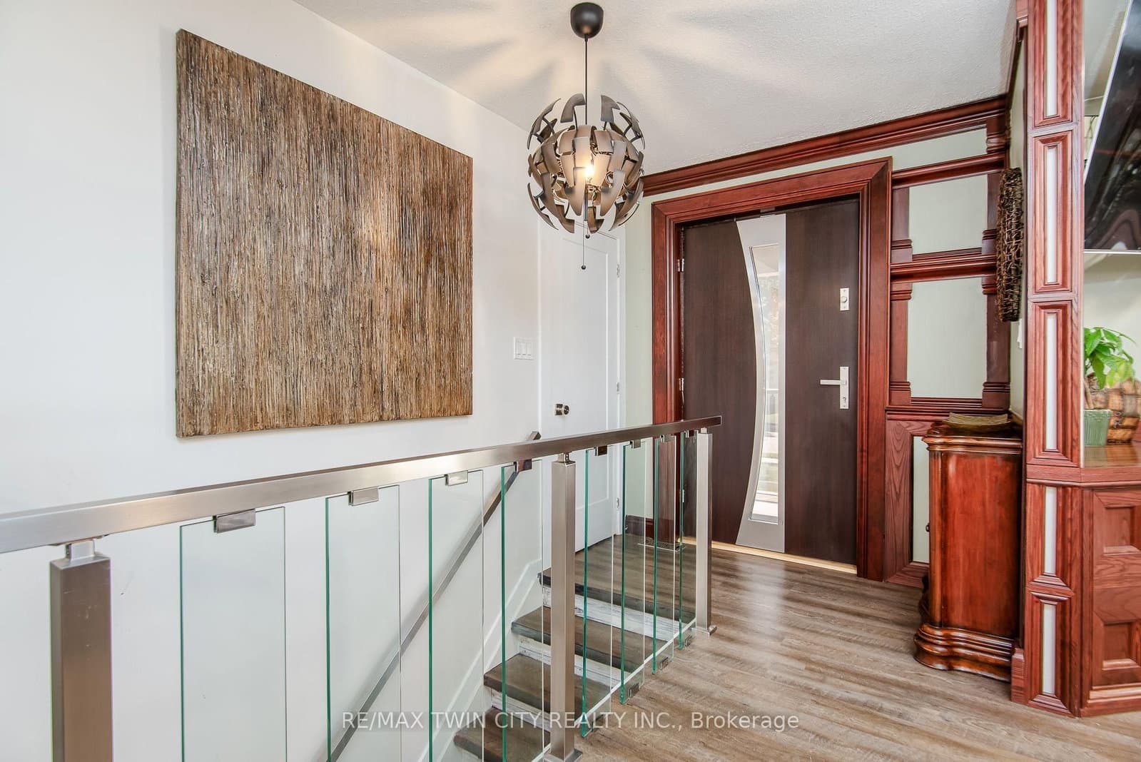 99 John Street W thumbnail 6