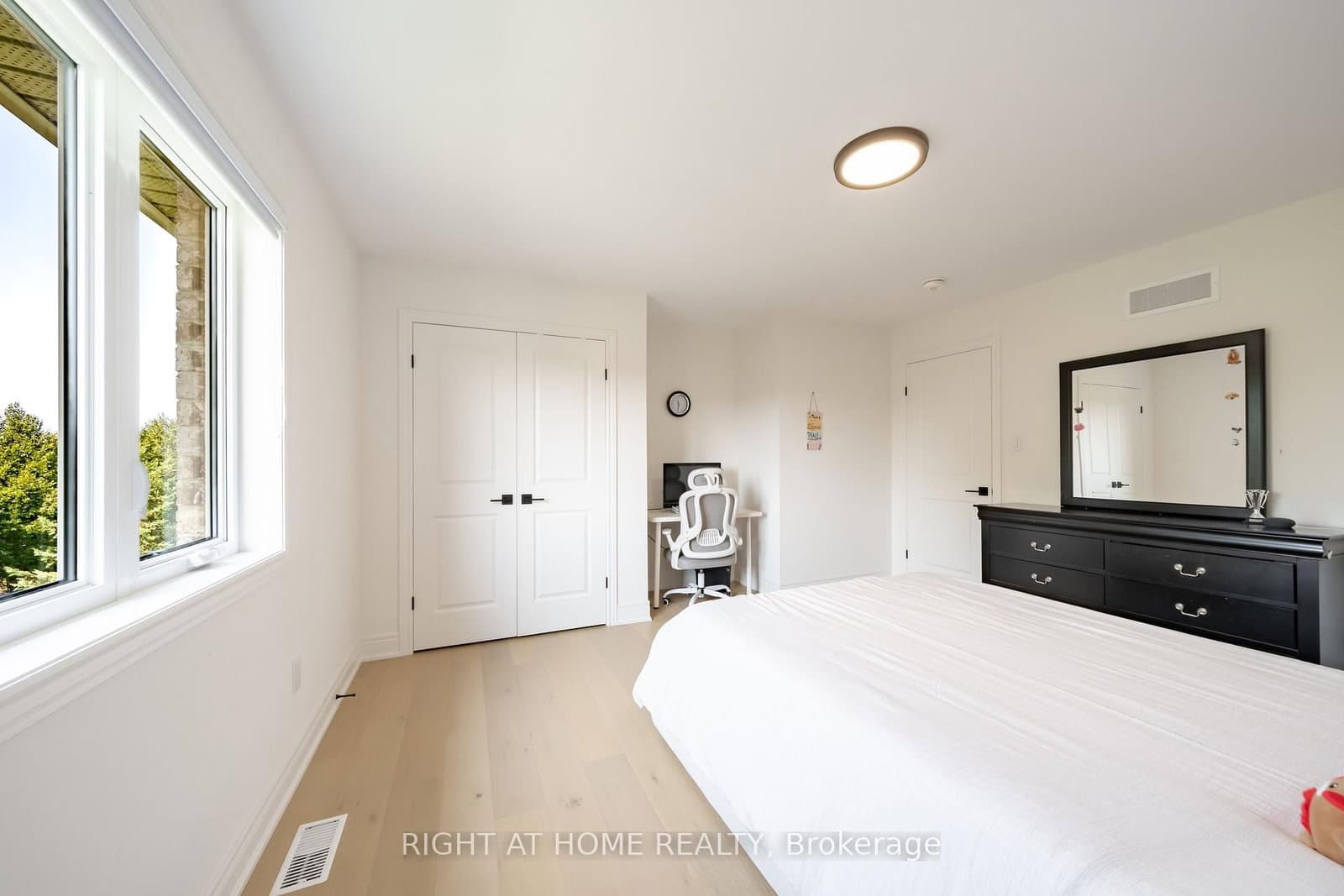 34 Hampshire Place thumbnail 36