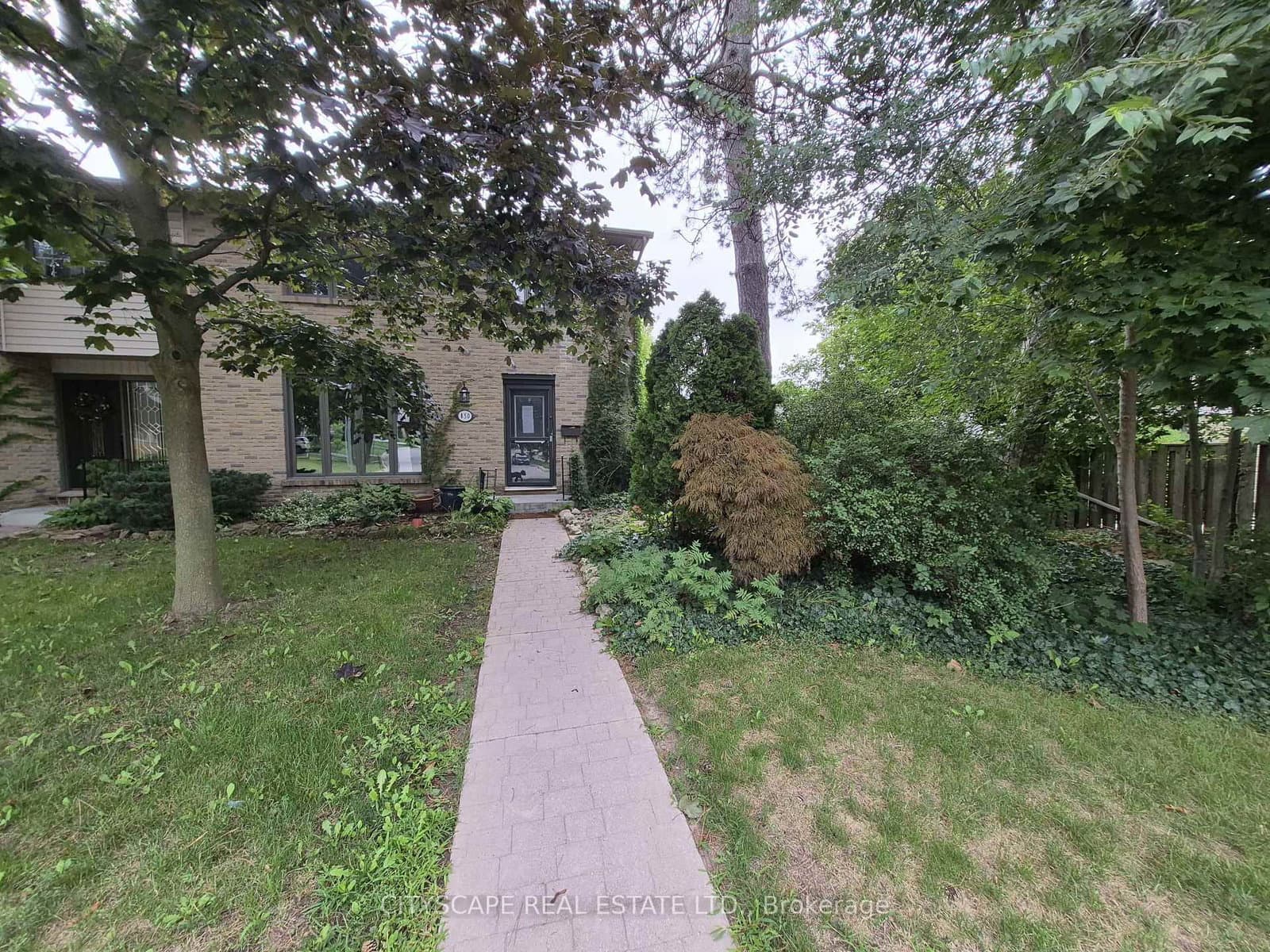 850 Berkshire Drive, Unit 8 thumbnail 2