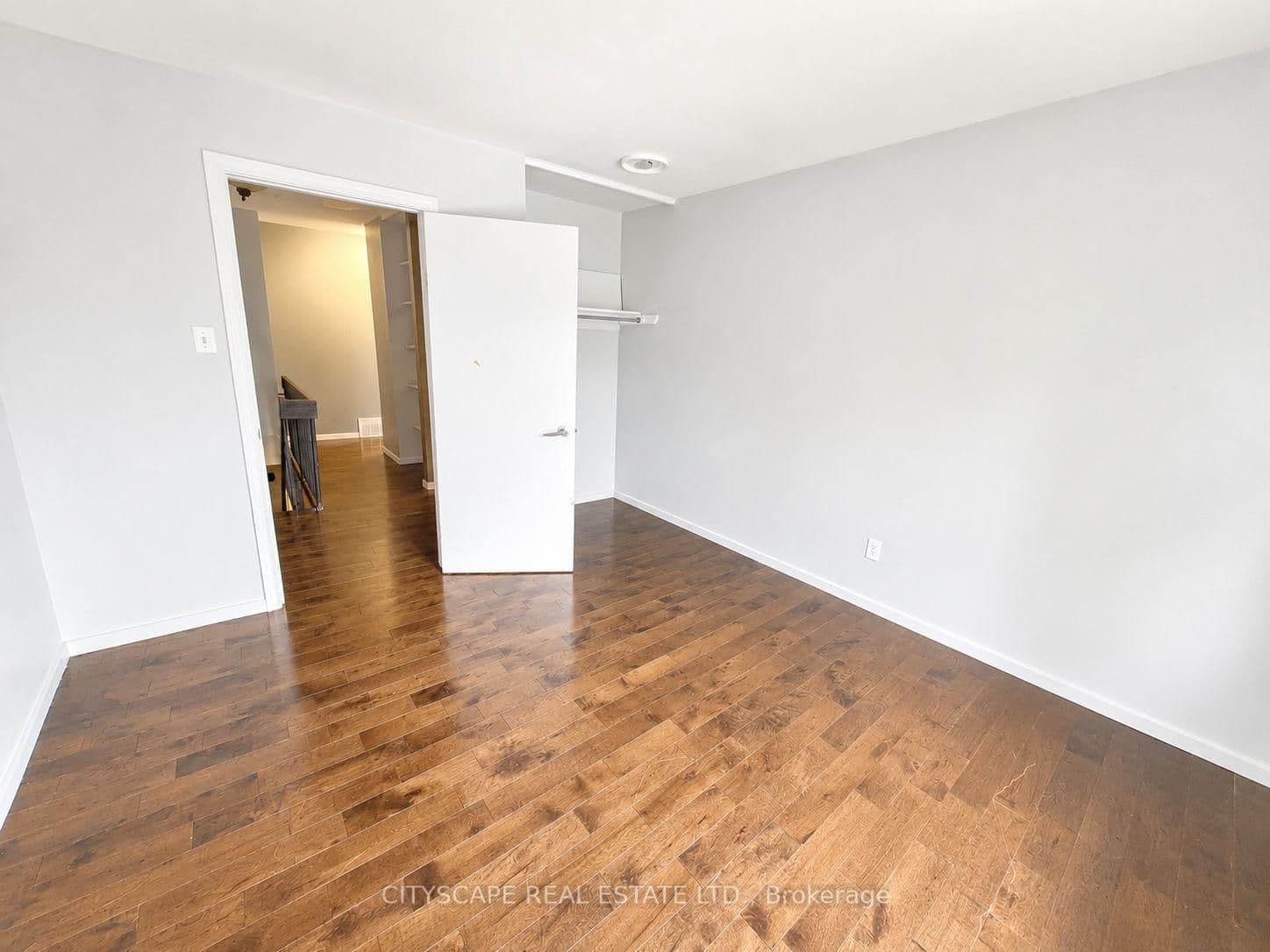 850 Berkshire Drive, Unit 8 thumbnail 21