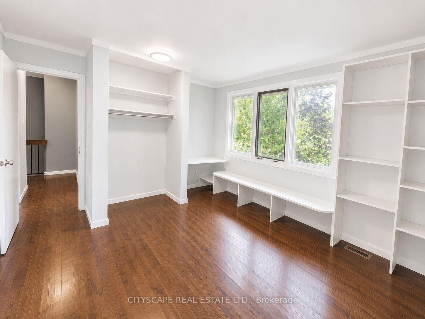 850 Berkshire Drive, Unit 8 thumbnail 23