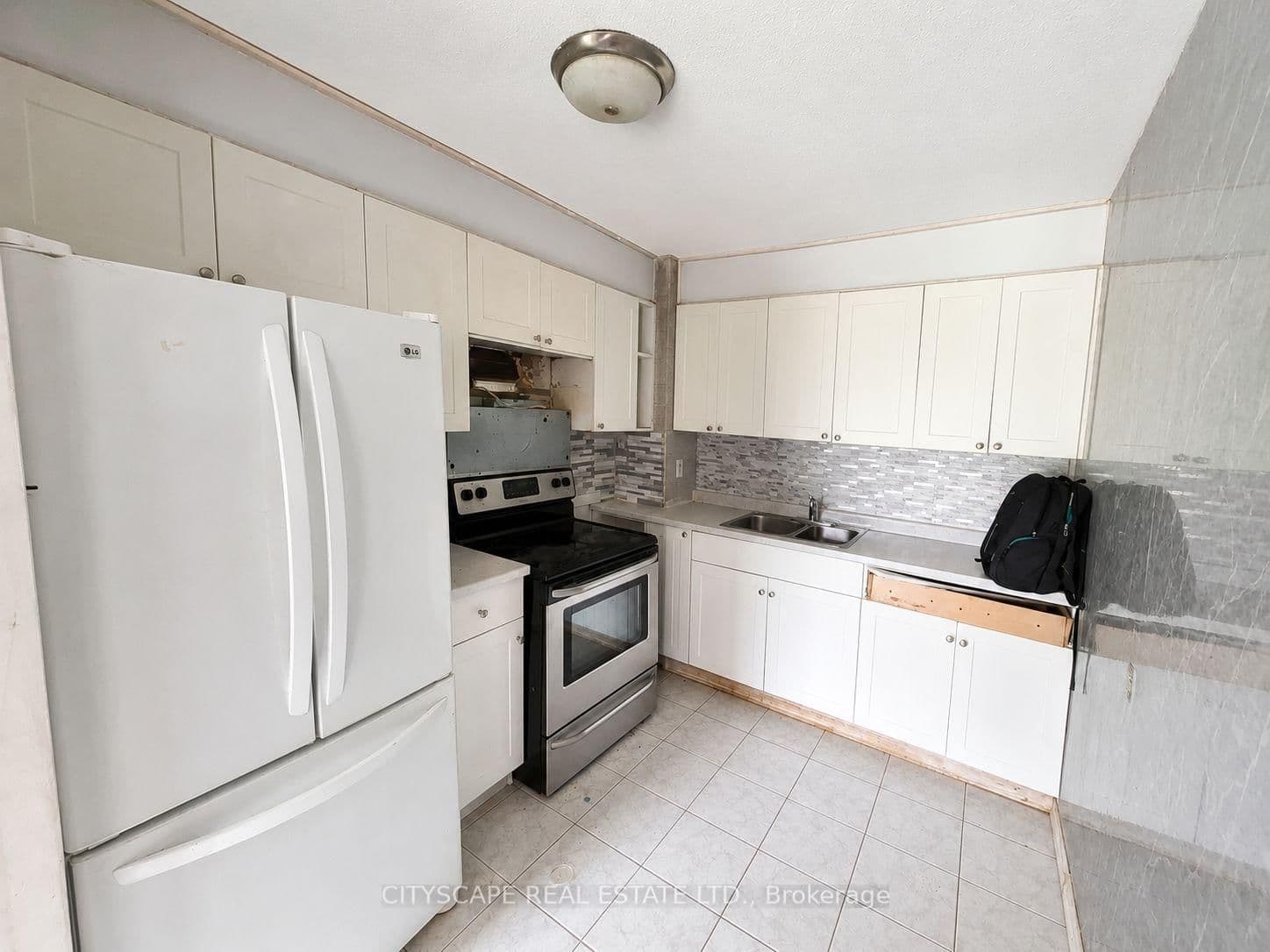 850 Berkshire Drive, Unit 8 thumbnail 4