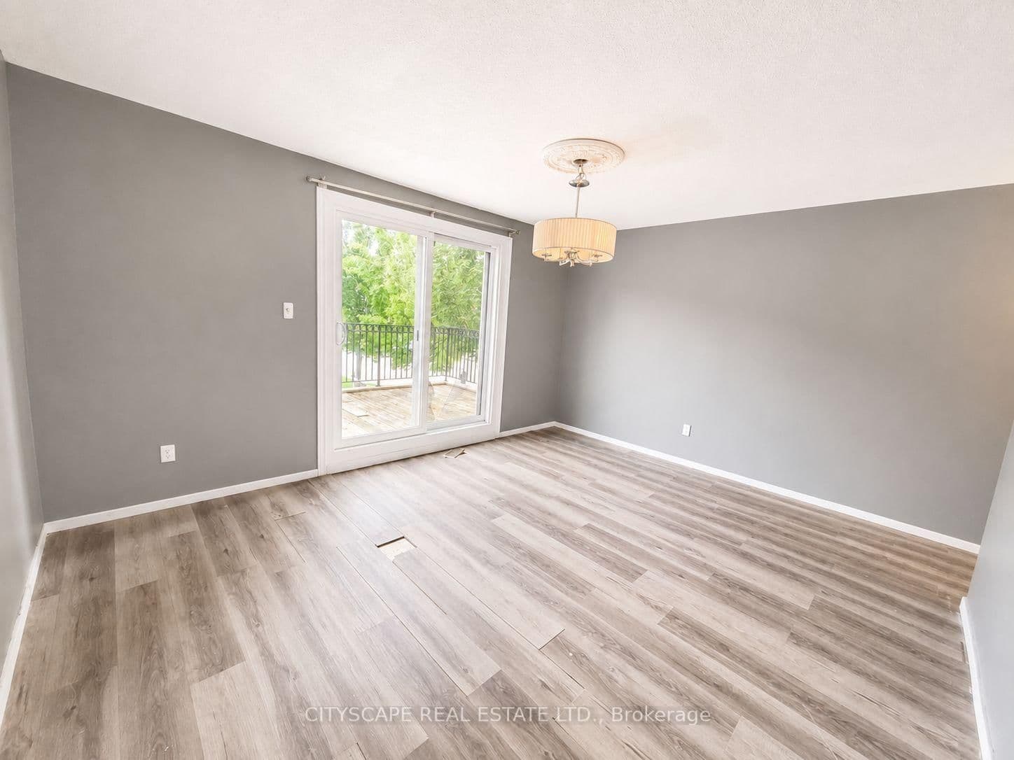 850 Berkshire Drive, Unit 8 thumbnail 6