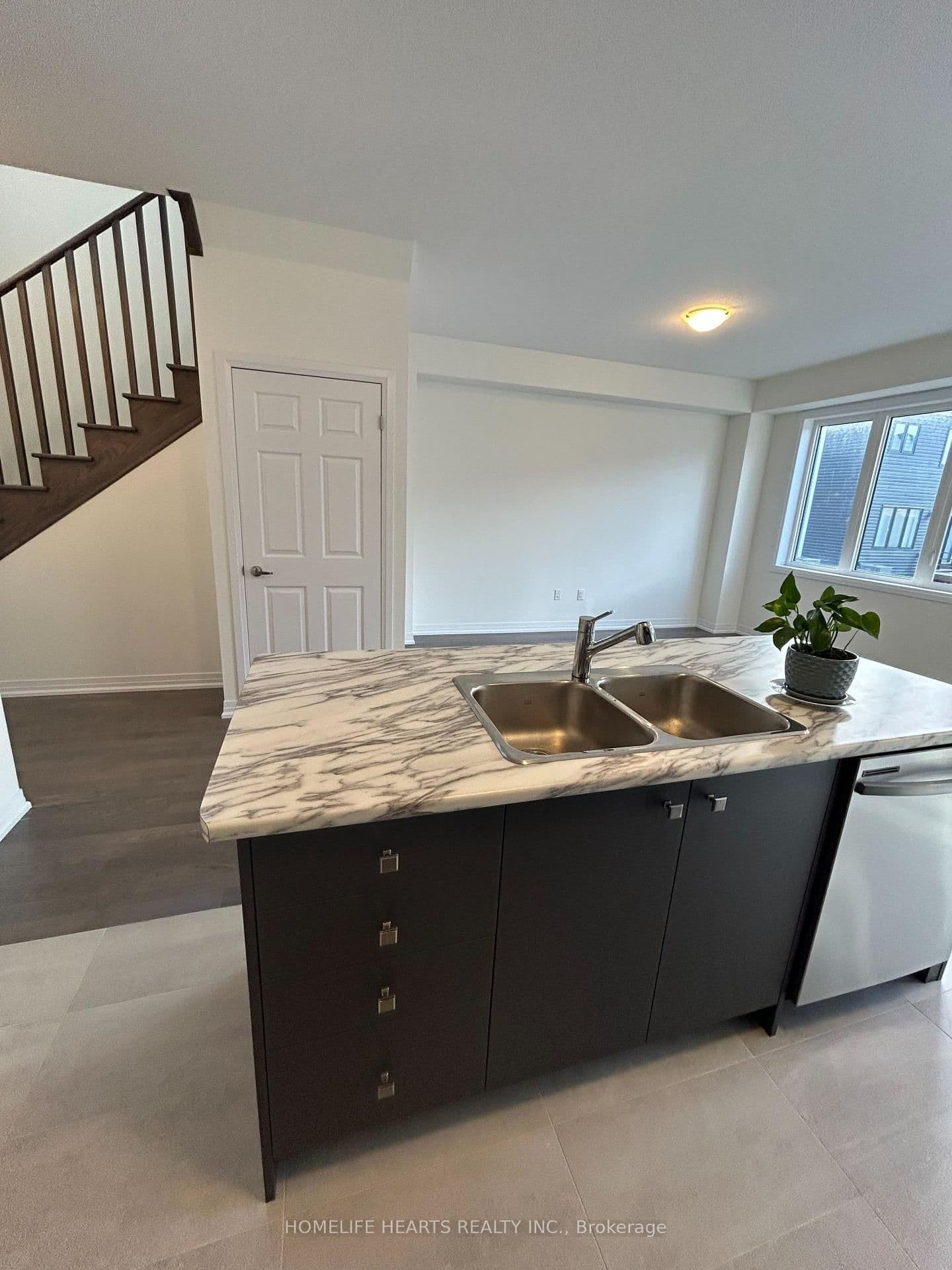 89 Brighton Lane thumbnail 18