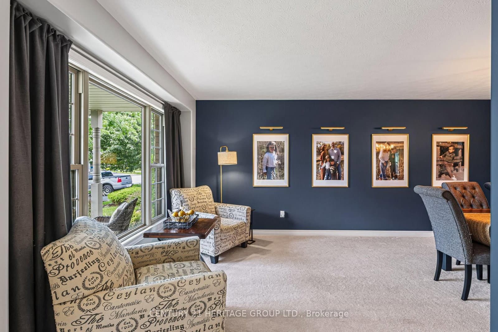 224 Dundas Street W thumbnail 11