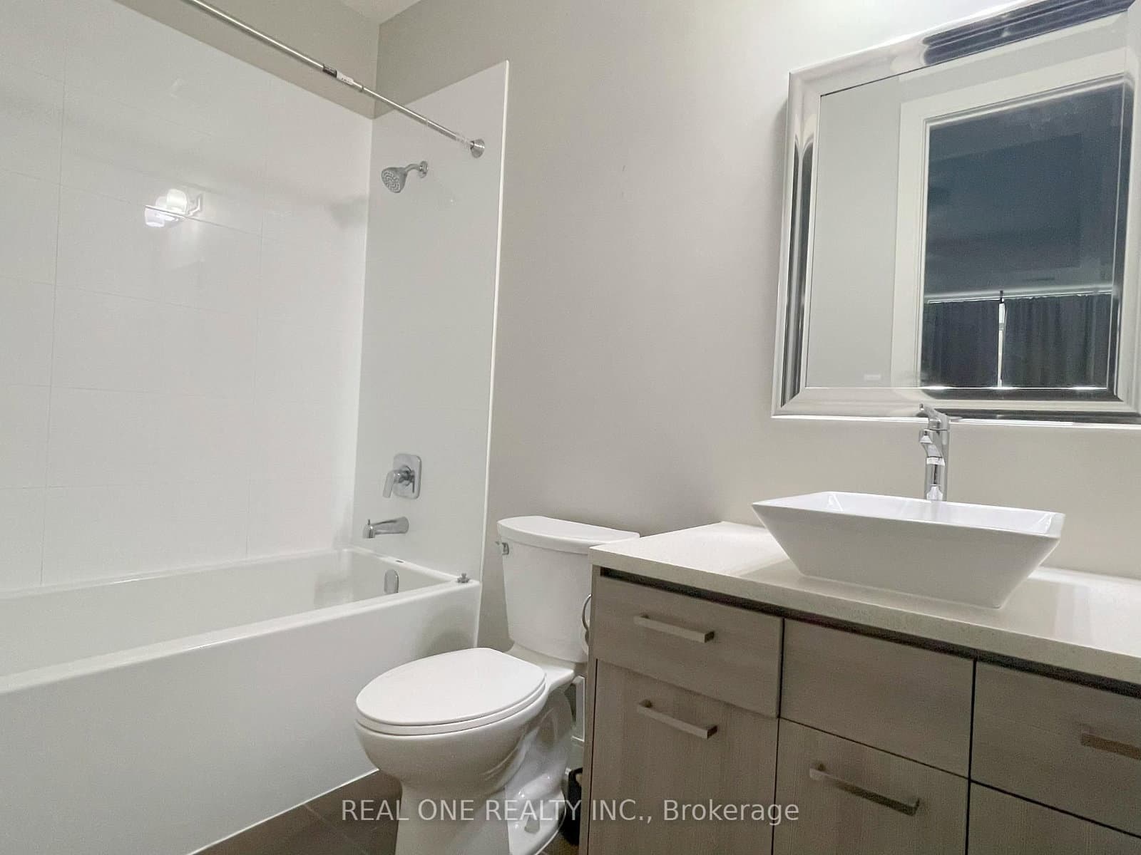 150 Main Street W, Unit 512 thumbnail 10