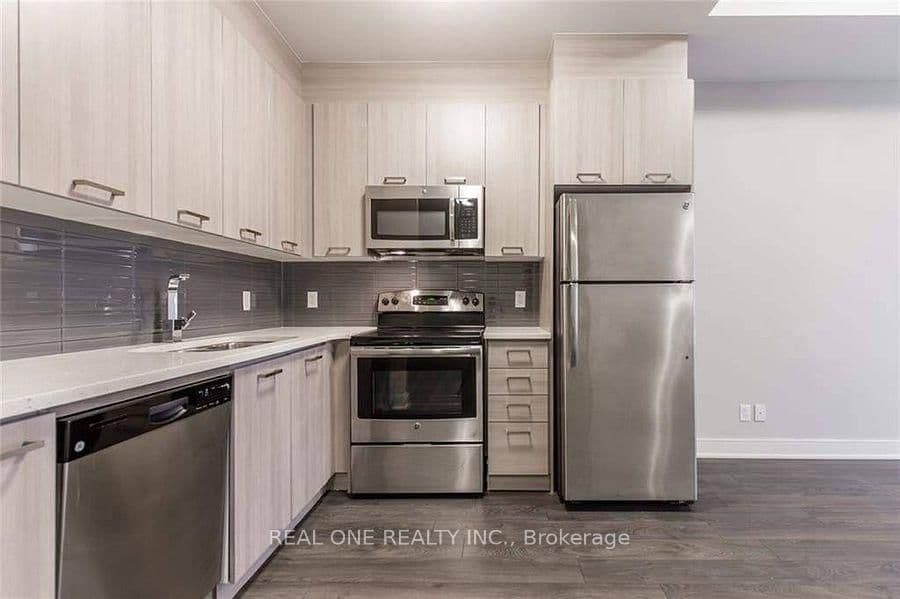 150 Main Street W, Unit 512 thumbnail 3