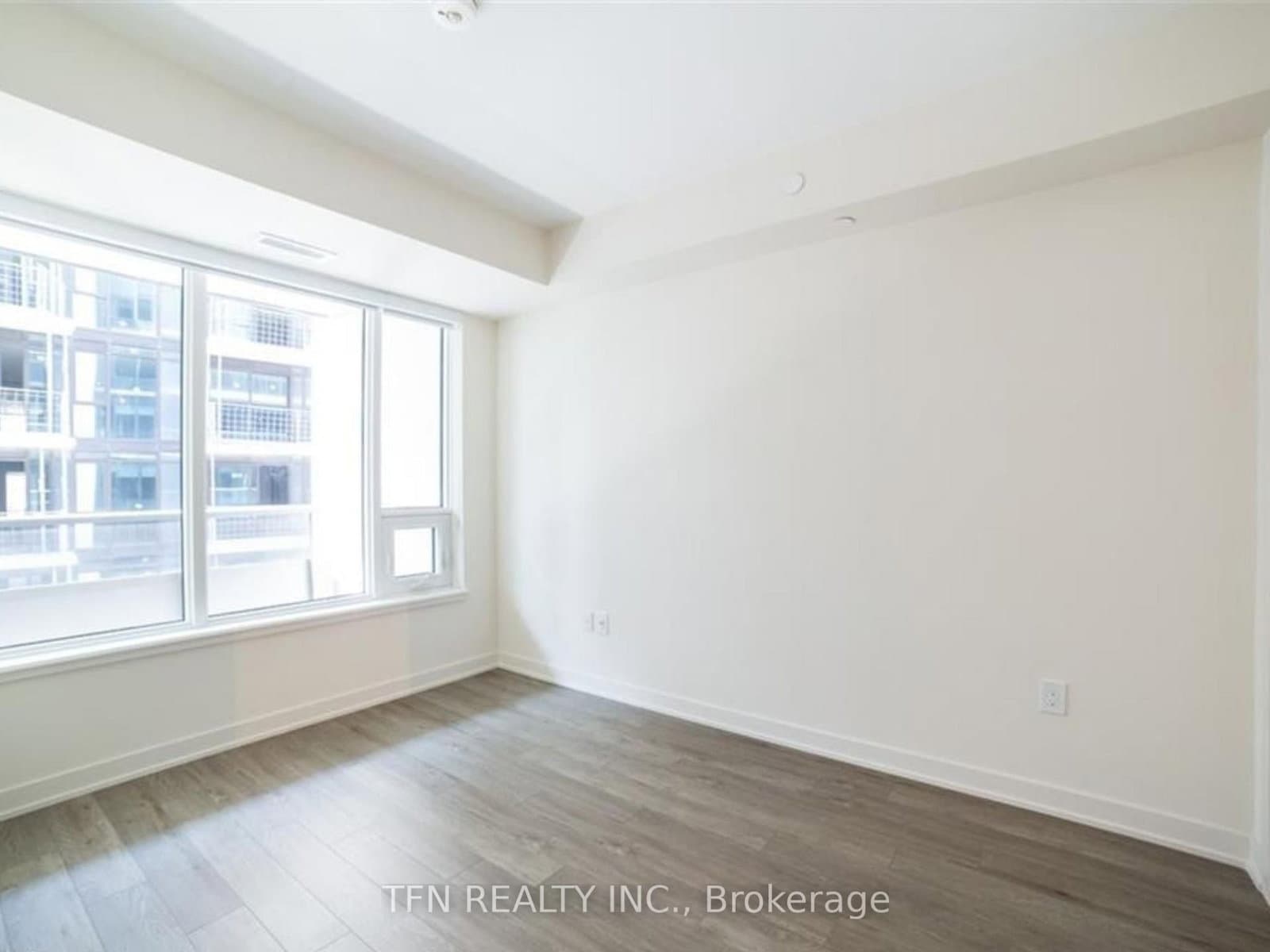212 King William Street, Unit 910 thumbnail 9