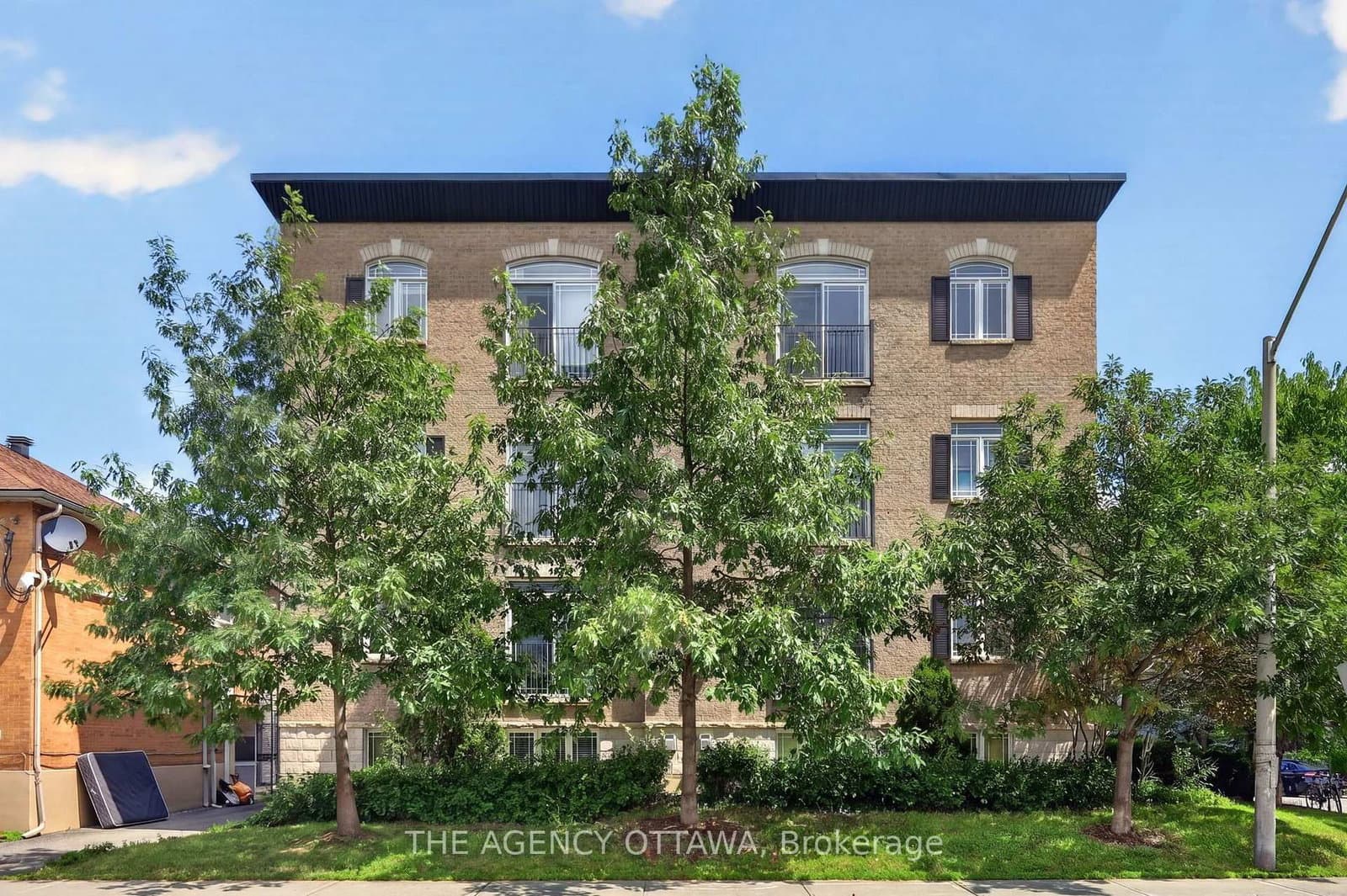 711 Churchill Avenue N, Unit 203 thumbnail 3