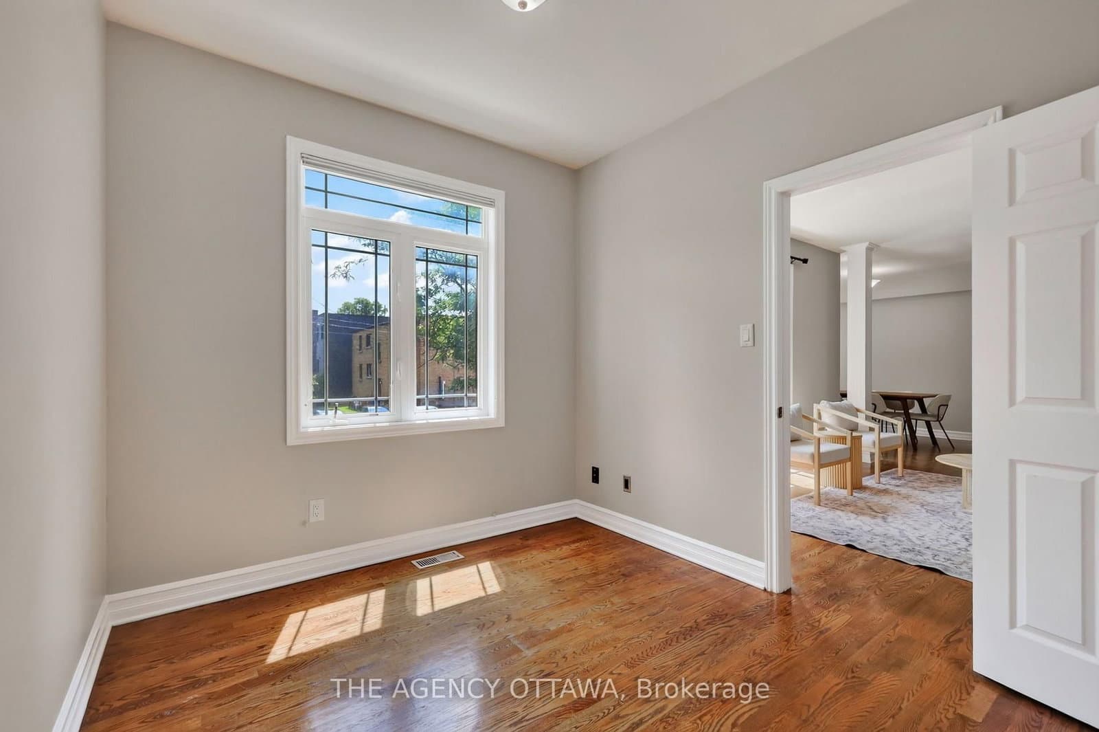 711 Churchill Avenue N, Unit 203 thumbnail 38