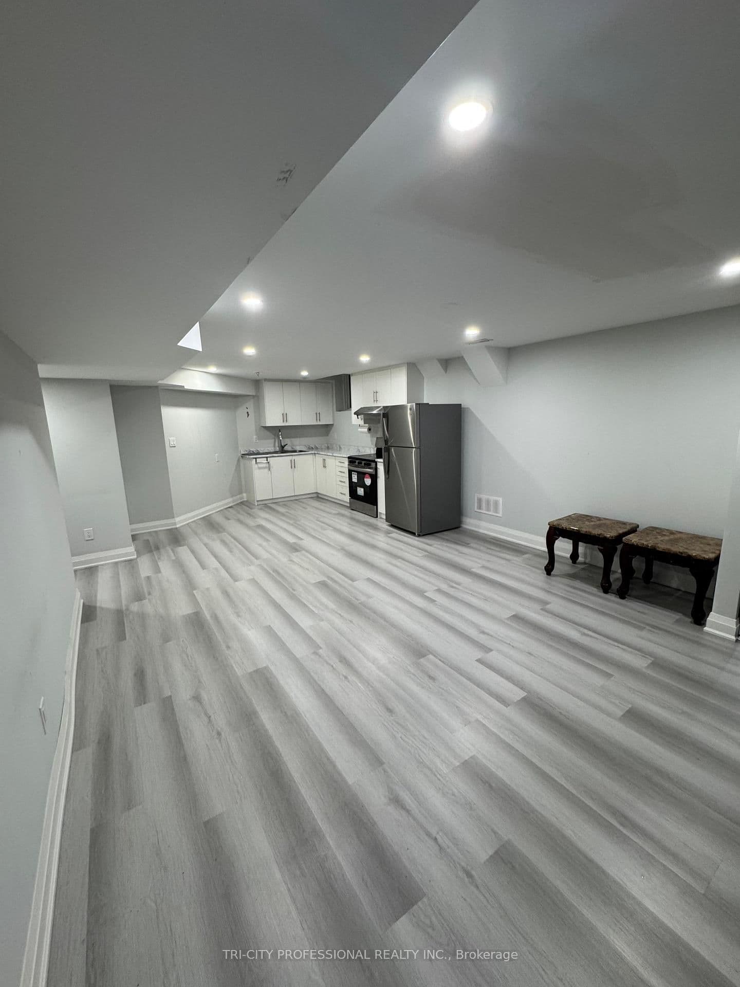 13 Riley Avenue E thumbnail 4