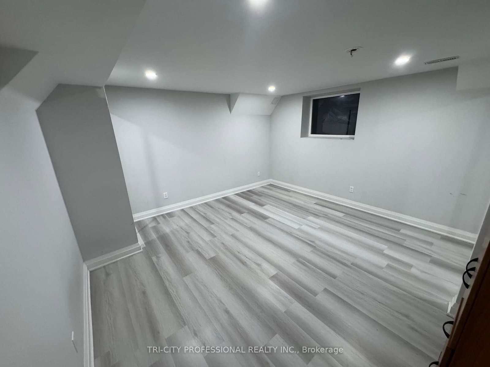 13 Riley Avenue E thumbnail 7