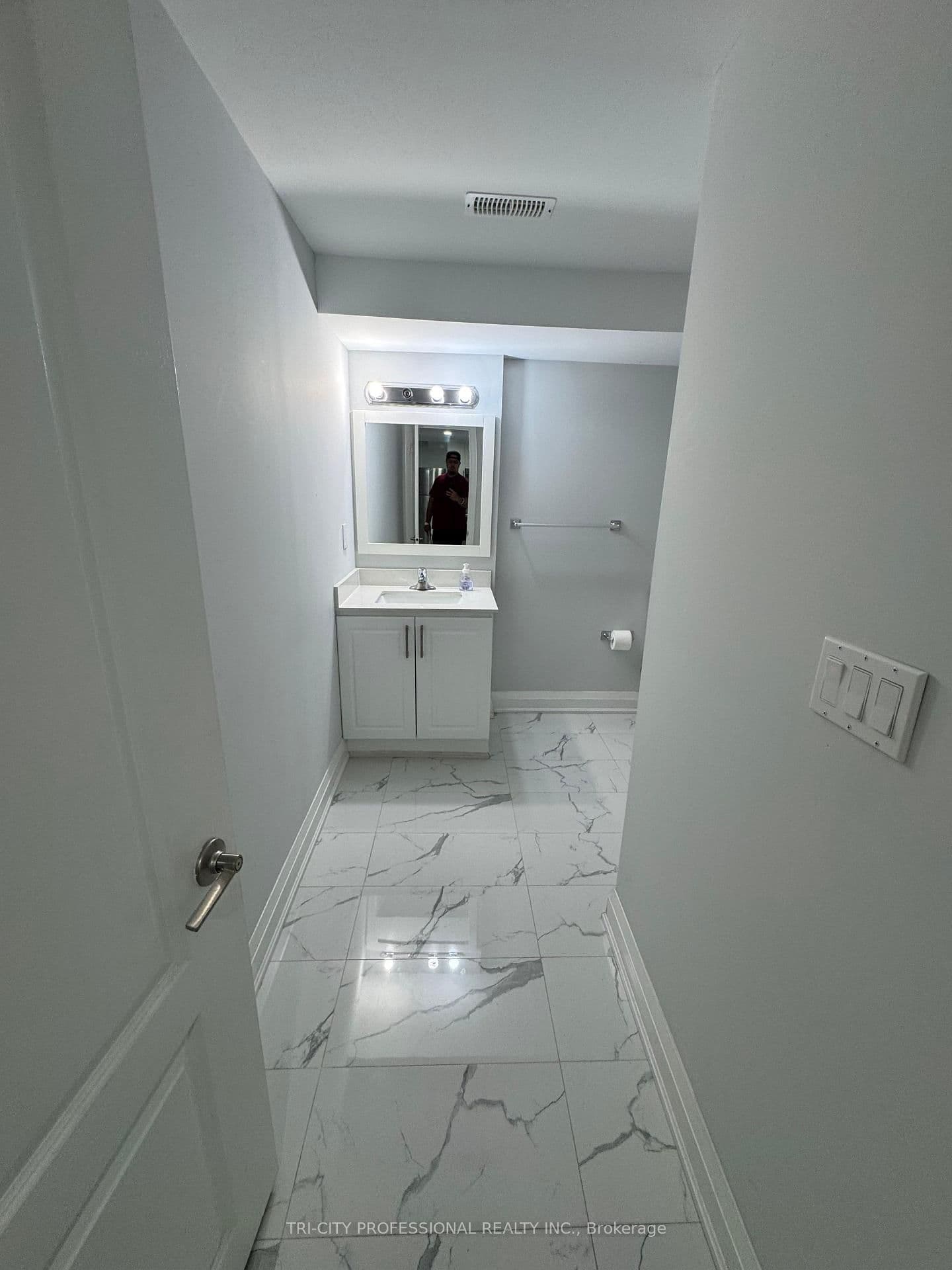 13 Riley Avenue E thumbnail 8