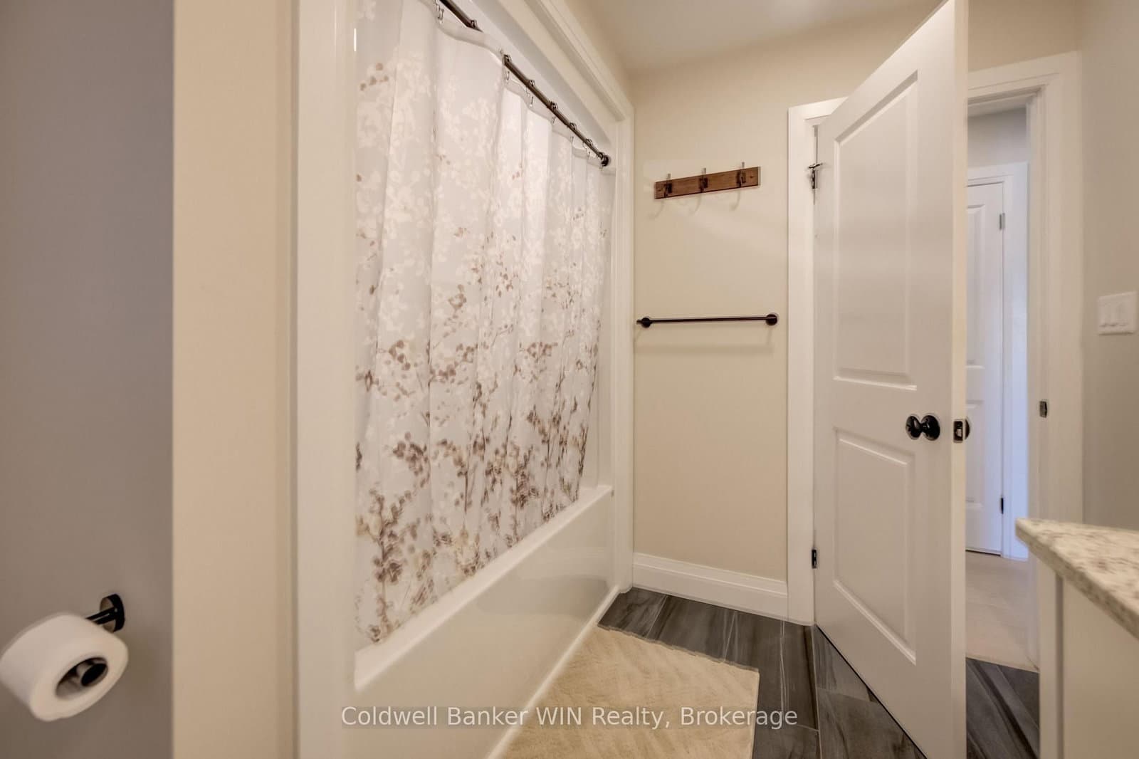 430 Wellington Street E thumbnail 22
