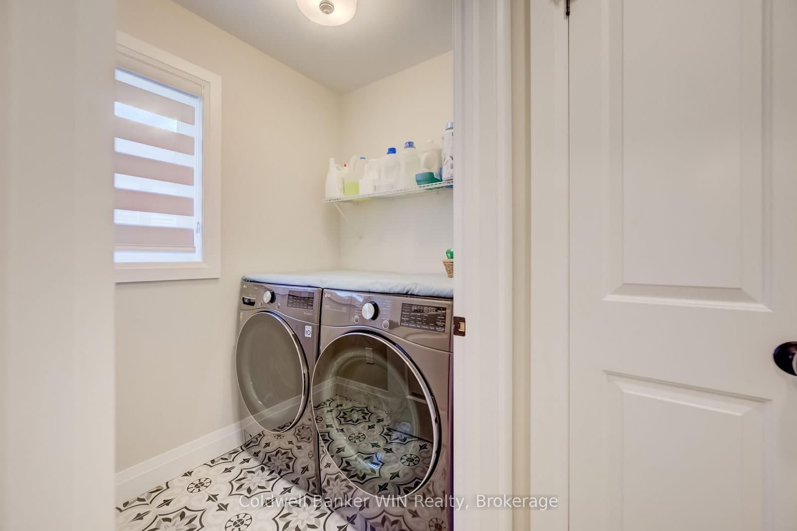 430 Wellington Street E thumbnail 23
