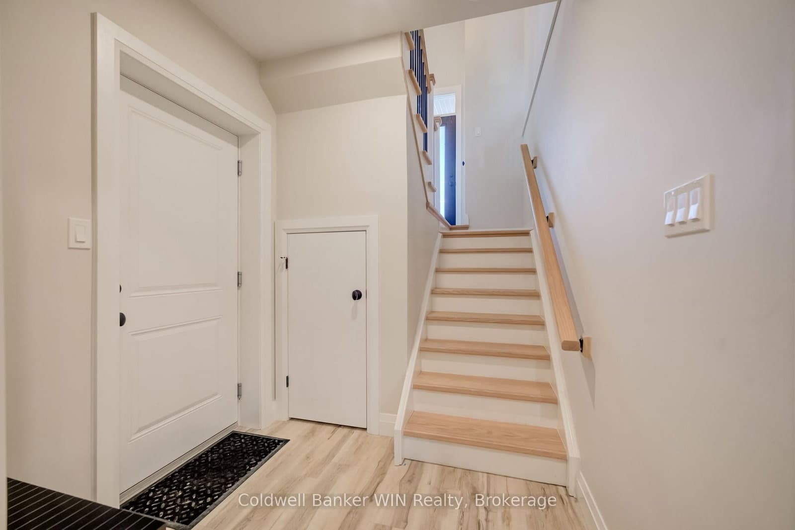 430 Wellington Street E thumbnail 24