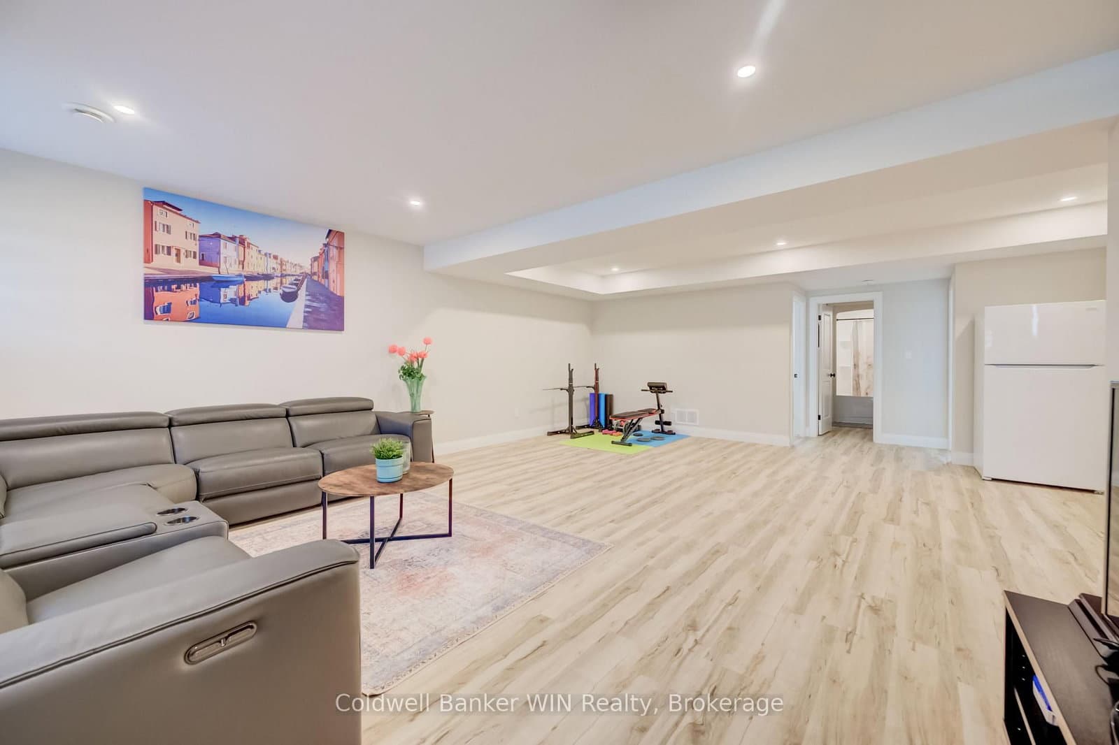 430 Wellington Street E thumbnail 25