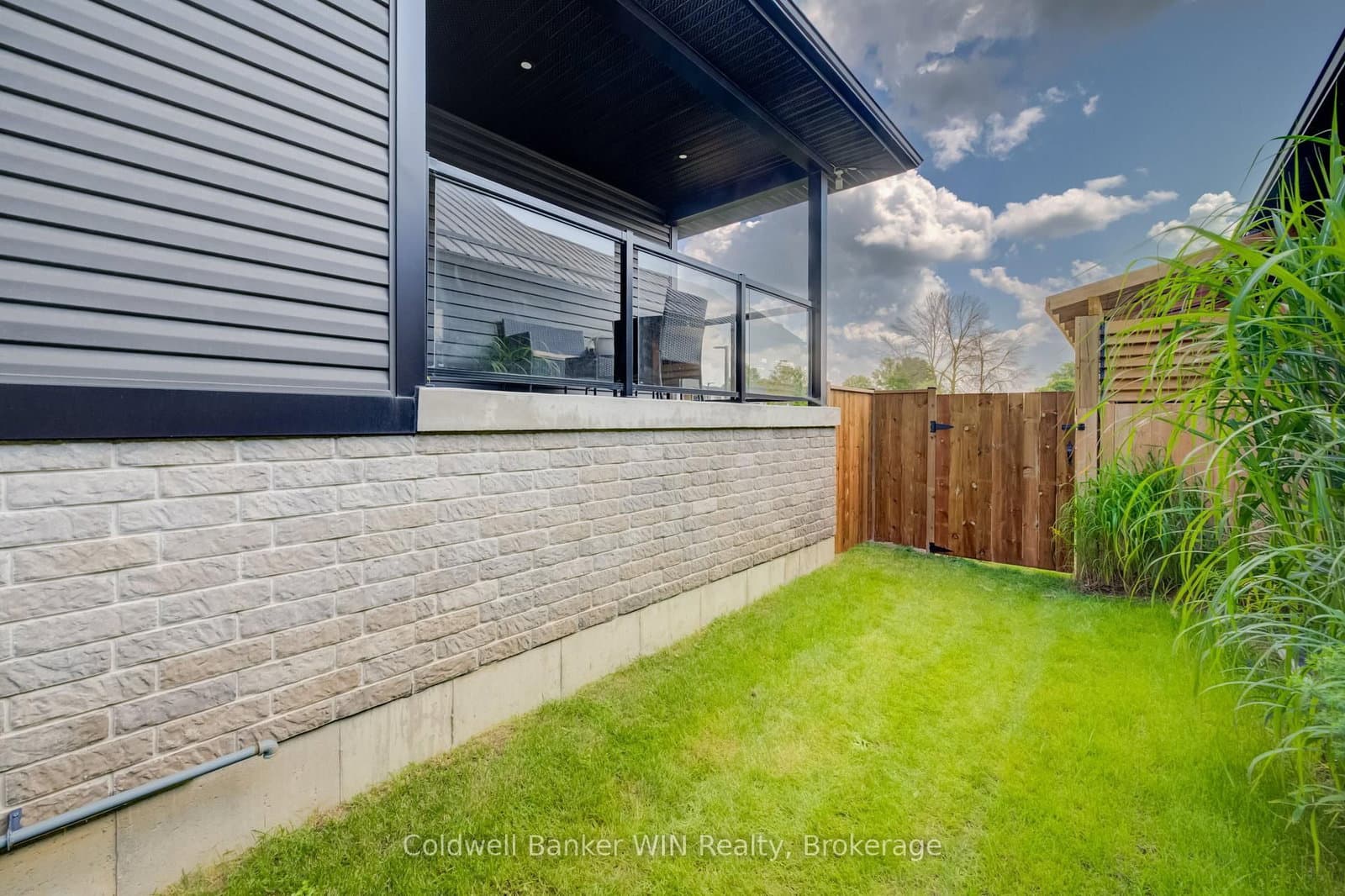 430 Wellington Street E thumbnail 35