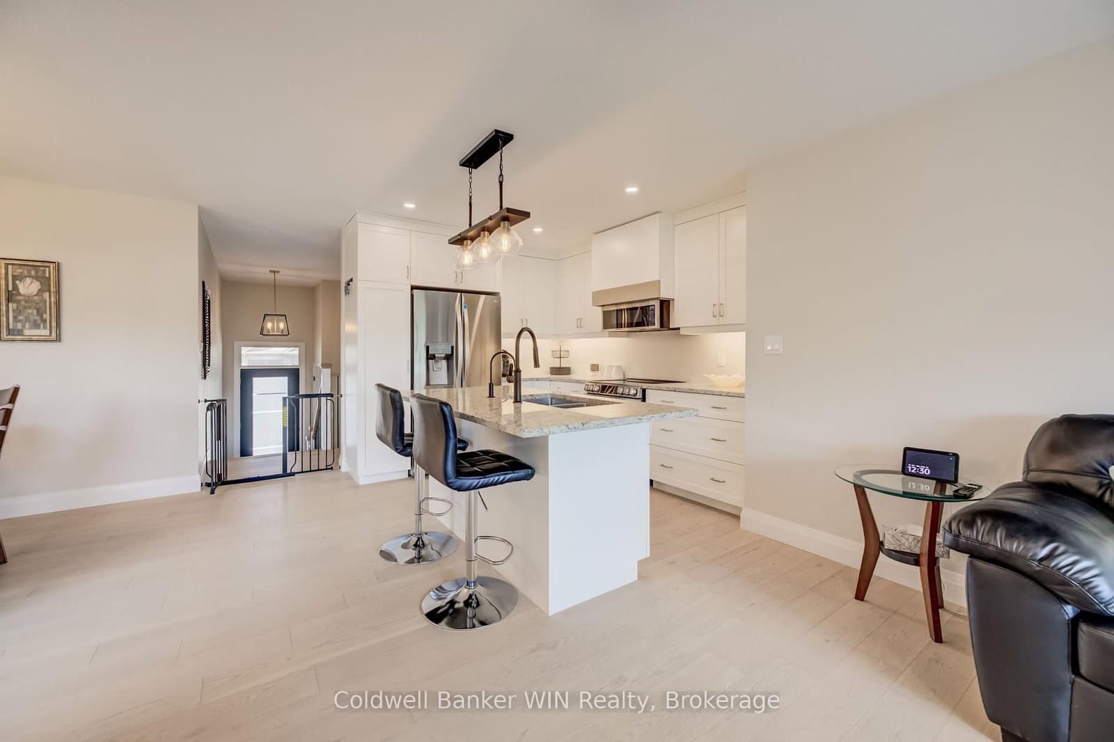 430 Wellington Street E thumbnail 4