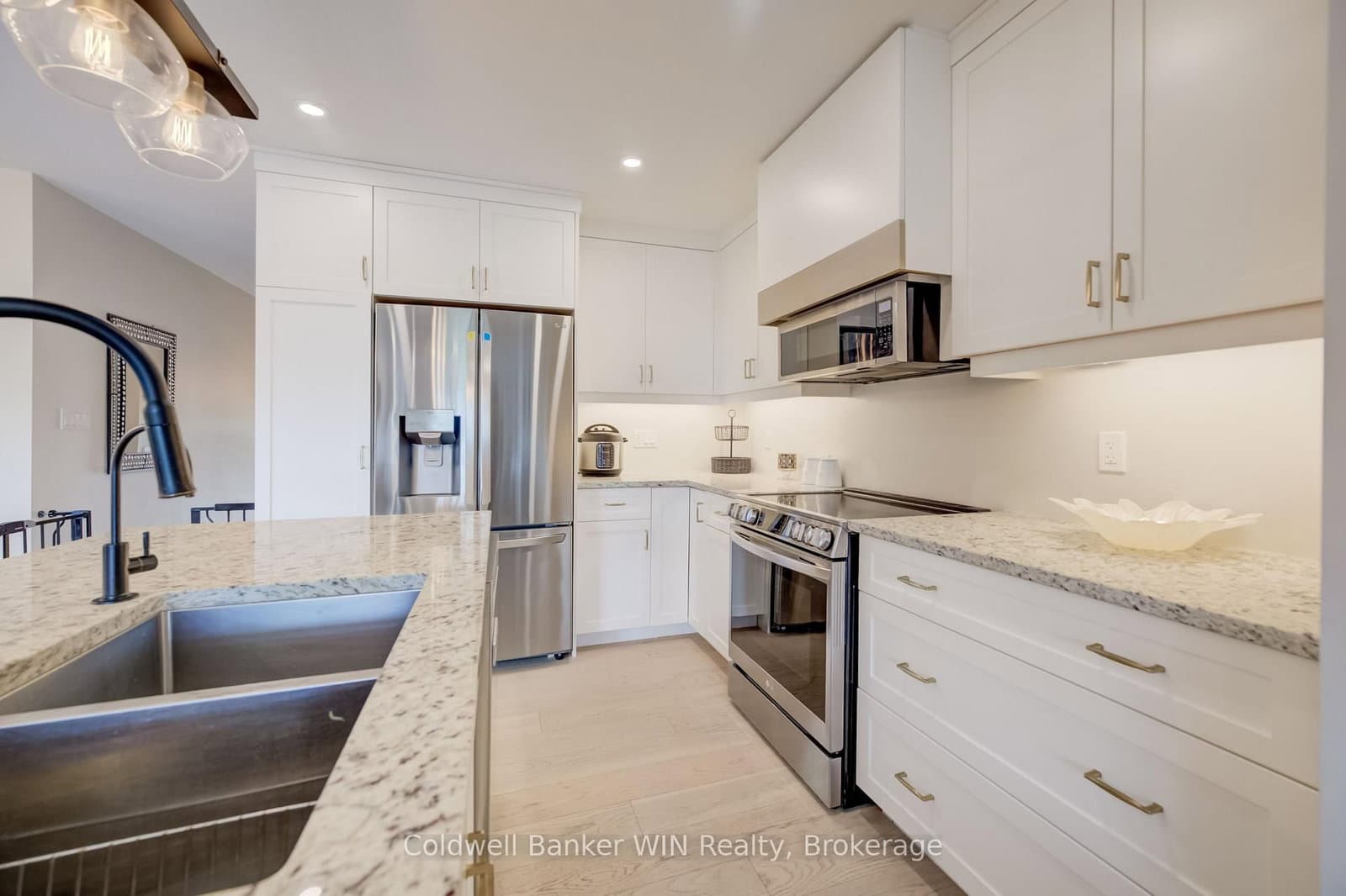 430 Wellington Street E thumbnail 6