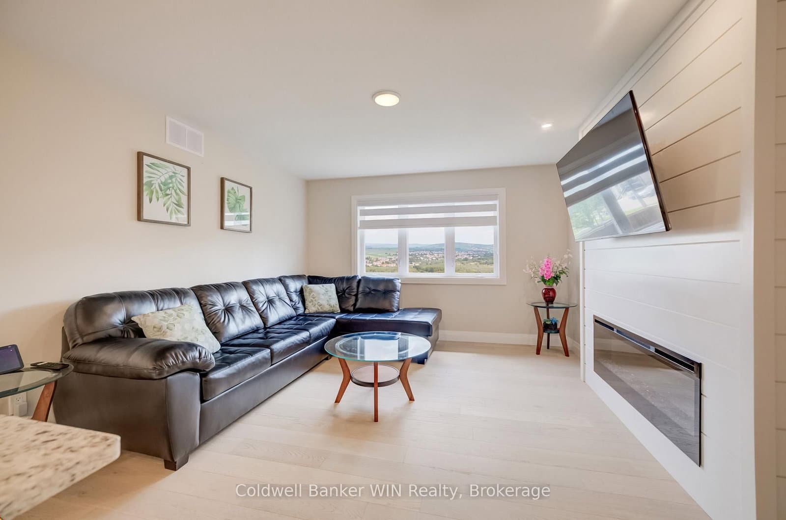 430 Wellington Street E thumbnail 9