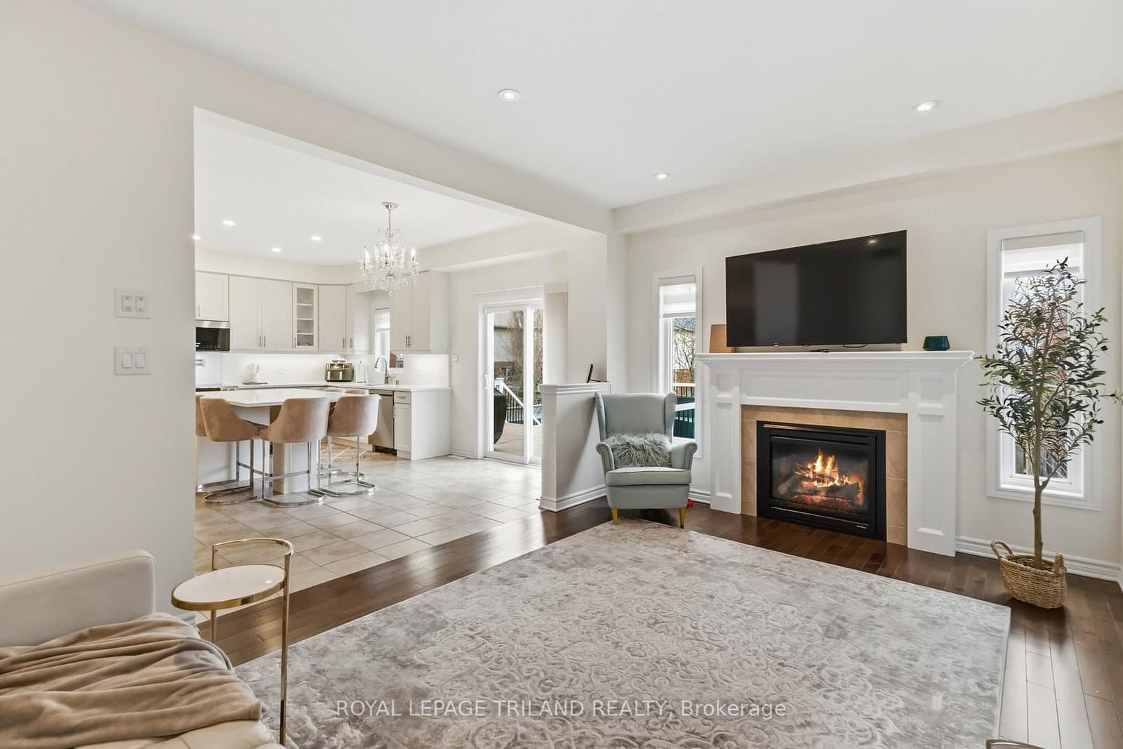 860 Kettleridge Street thumbnail 15