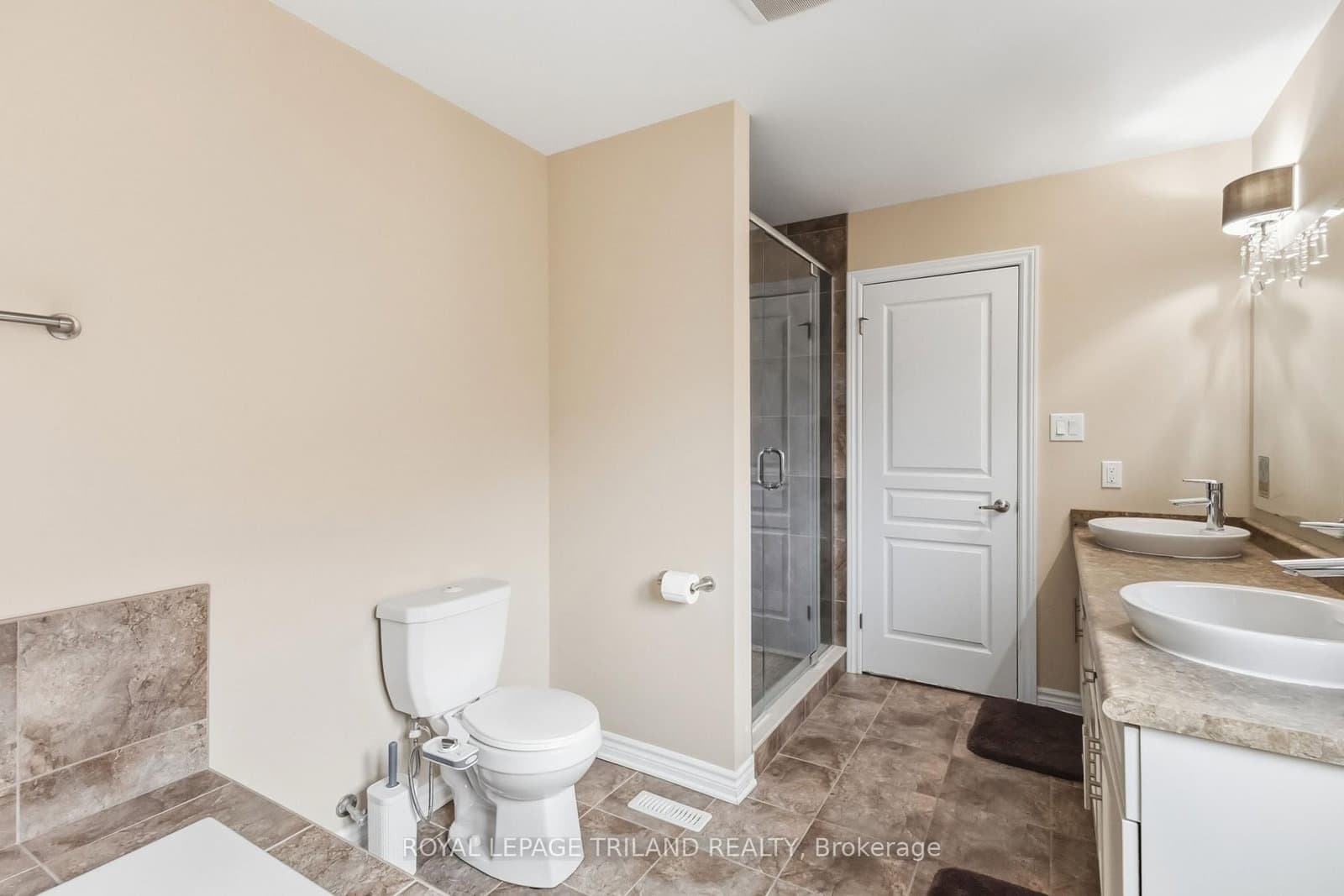 860 Kettleridge Street thumbnail 29