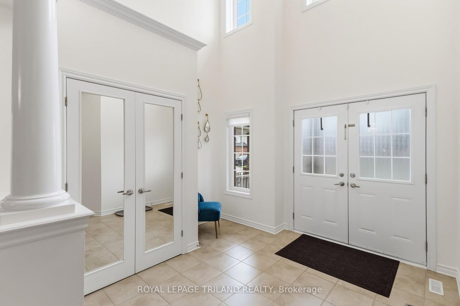 860 Kettleridge Street thumbnail 3