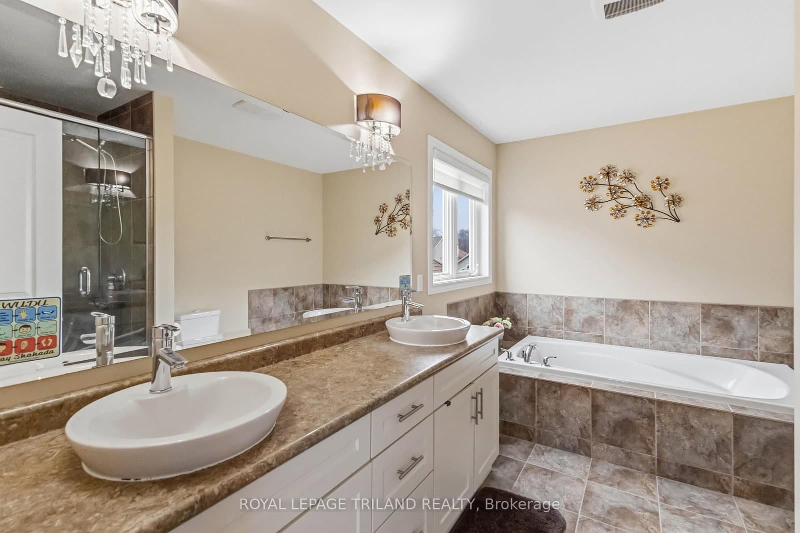 860 Kettleridge Street thumbnail 27