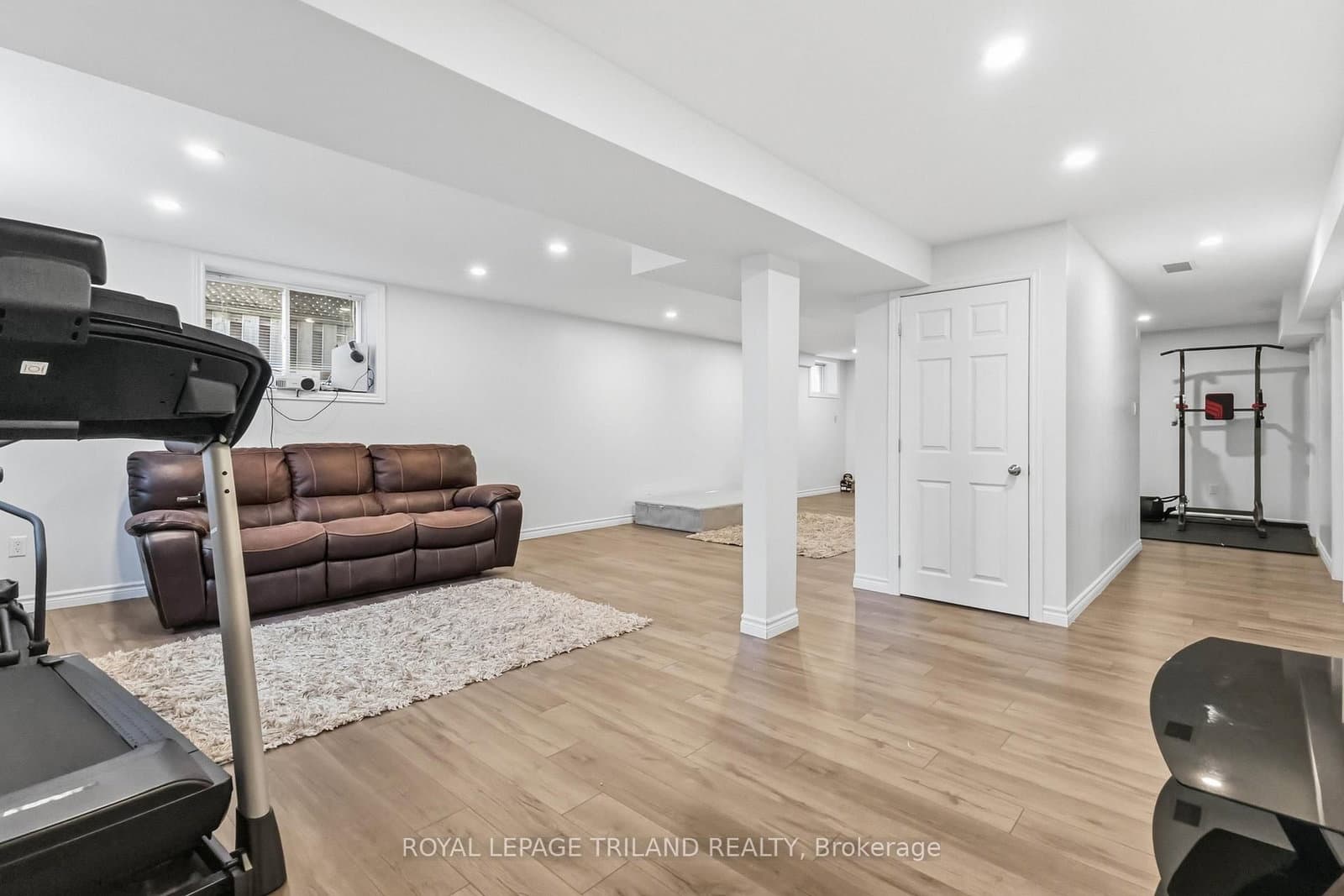 860 Kettleridge Street thumbnail 33