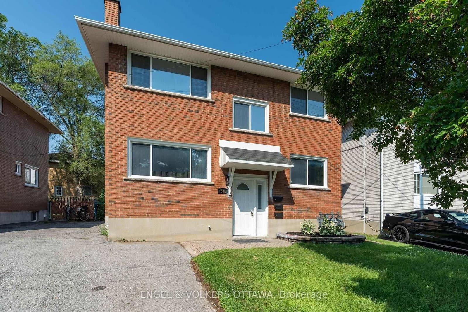 896 Pinewood Crescent, Unit 3 - Image 1