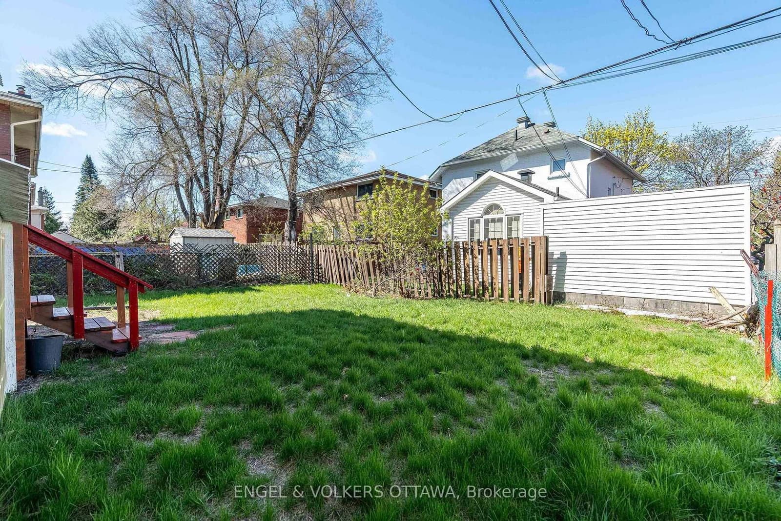 896 Pinewood Crescent, Unit 3 thumbnail 33